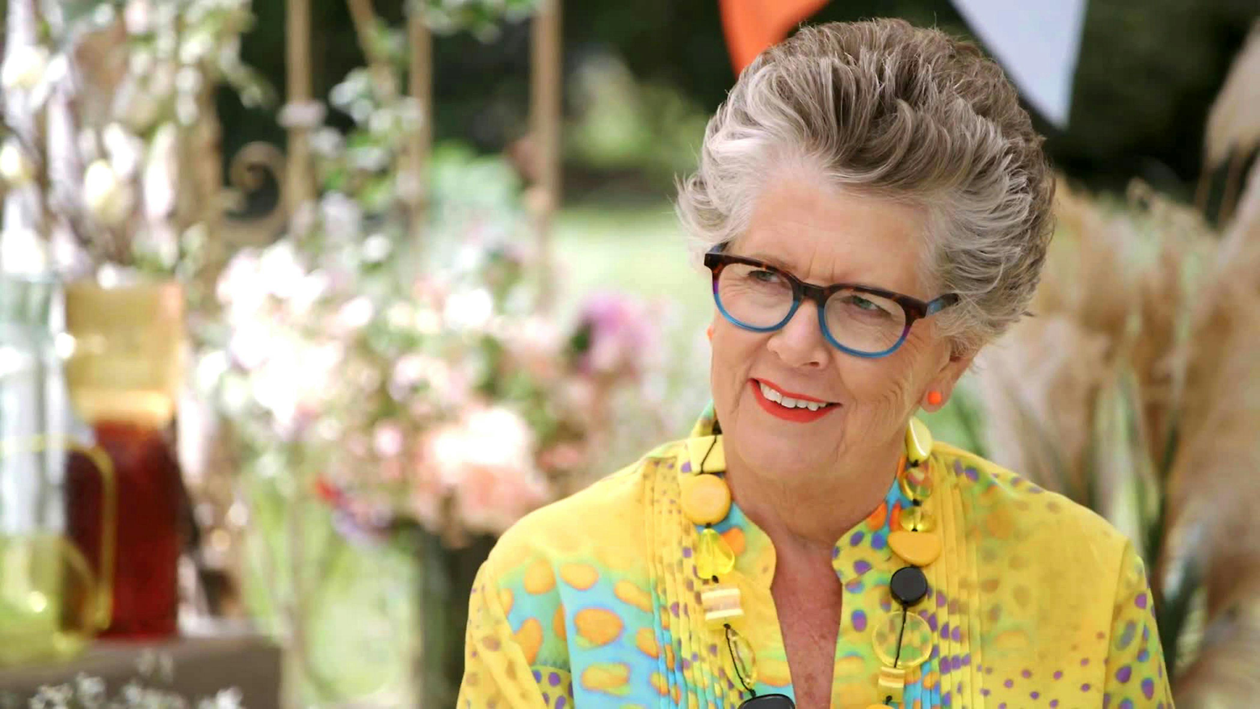 Det er ikke til at forstå, at bagedyst-dommeren Prue Leith er SÅ gammel - hun holder sig hvert fald godt!
