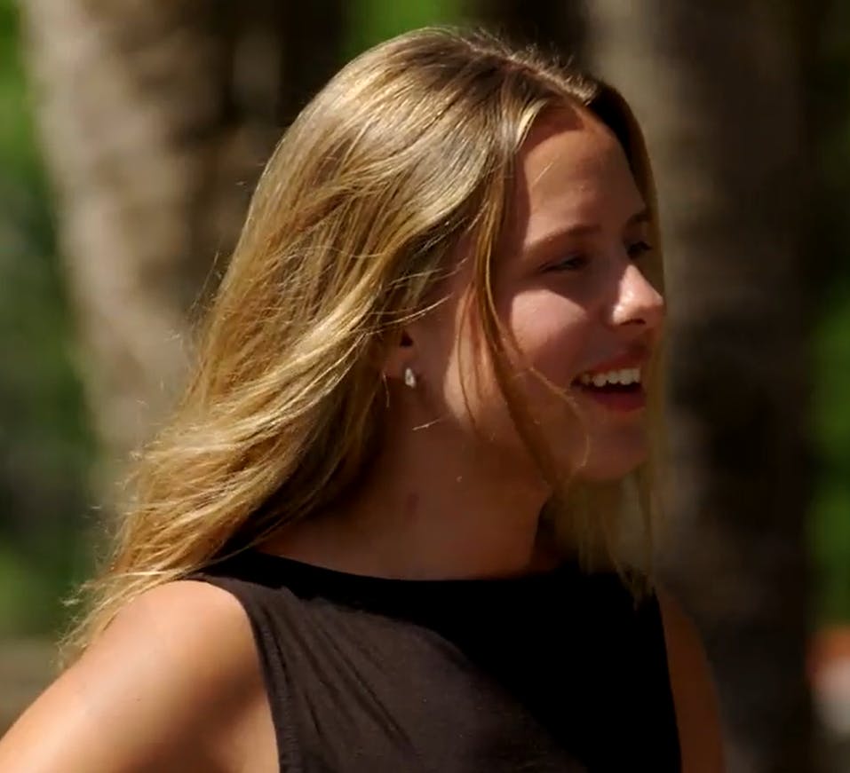 Emma Sofie Nielsen har fået et sugemærke på hver side af halsen inden sin sidste date med Anton i "Bachelorette".