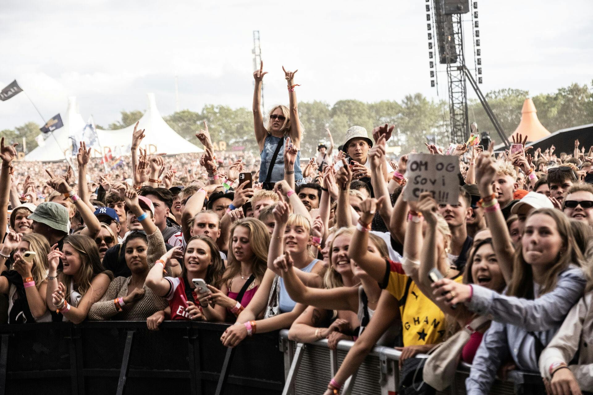 Kesi spiller på Orange Scene på Roskilde Festivalen fredag den 30. juni 2023.