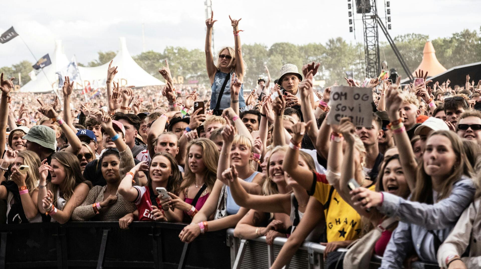 Kesi spiller på Orange Scene på Roskilde Festivalen fredag den 30. juni 2023.