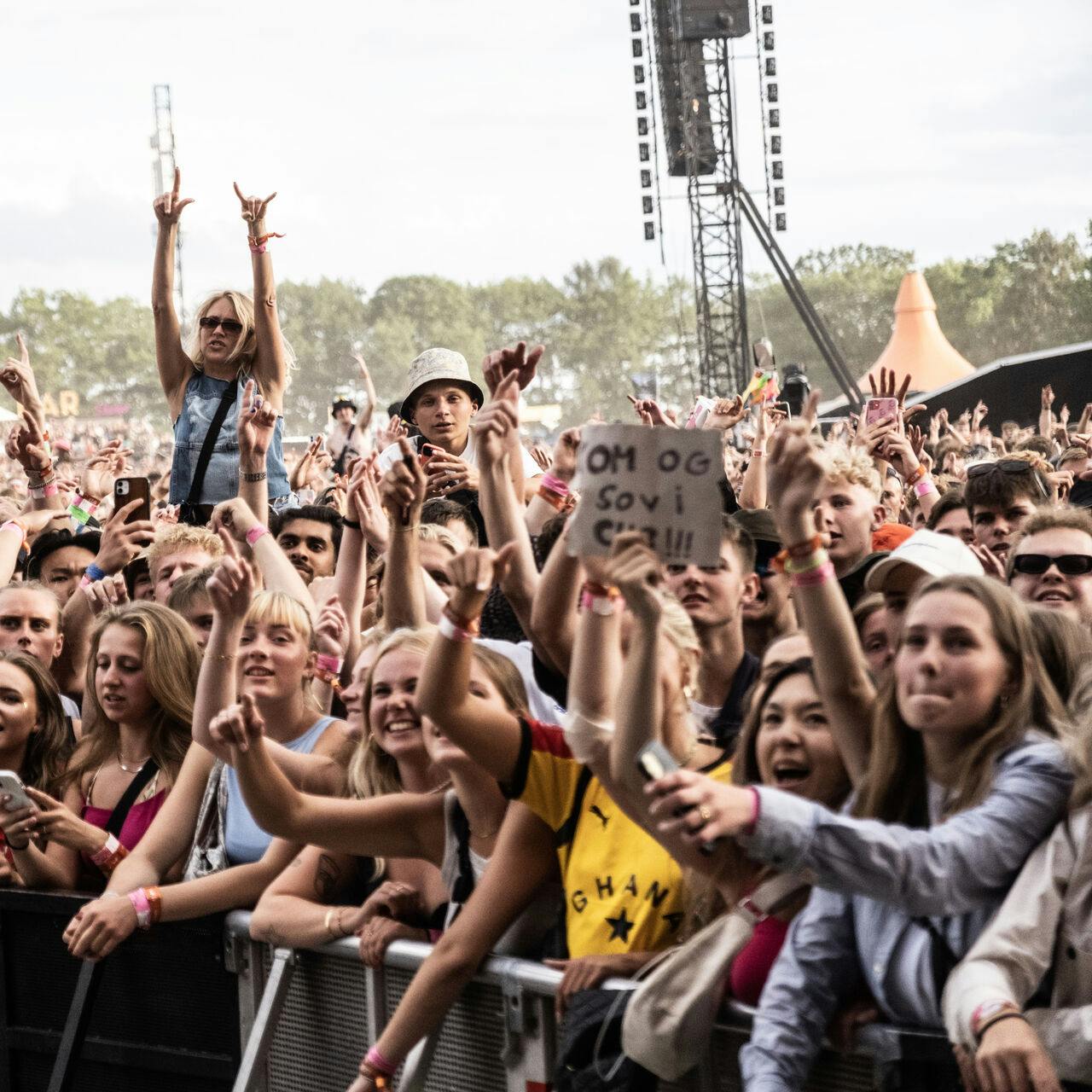 Kesi spiller på Orange Scene på Roskilde Festivalen fredag den 30. juni 2023.
