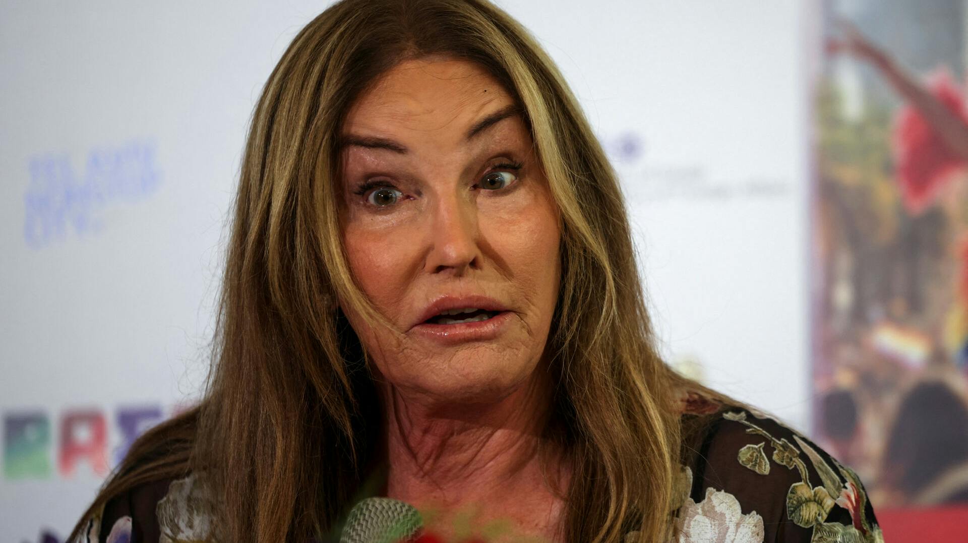 Caitlyn Jenner lavede noget af en brøler til sønnikes bryllup.