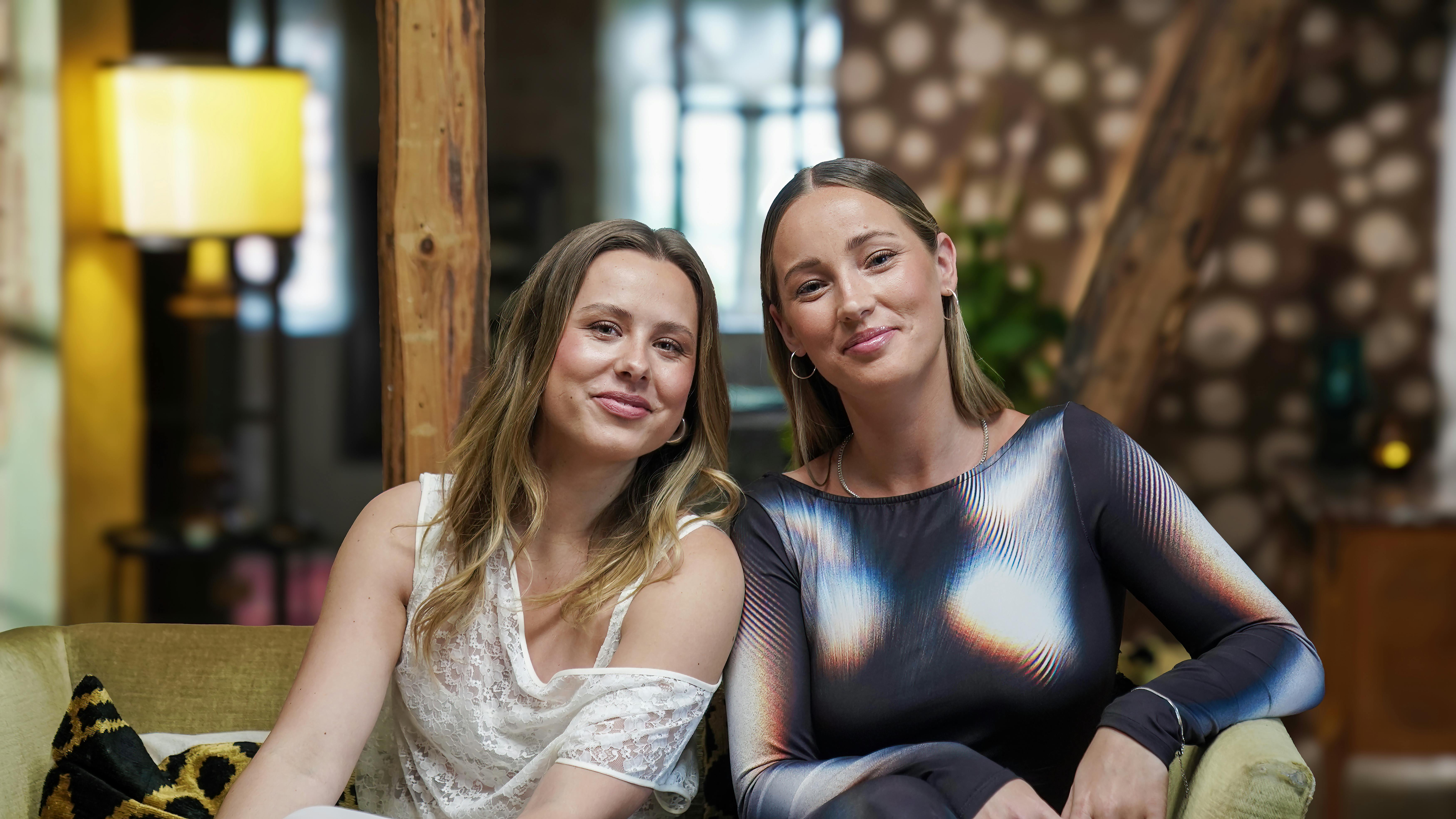 Hverken Emma eller Mai er i et forhold med den fyr, som de valgte at give deres sidste rose til.