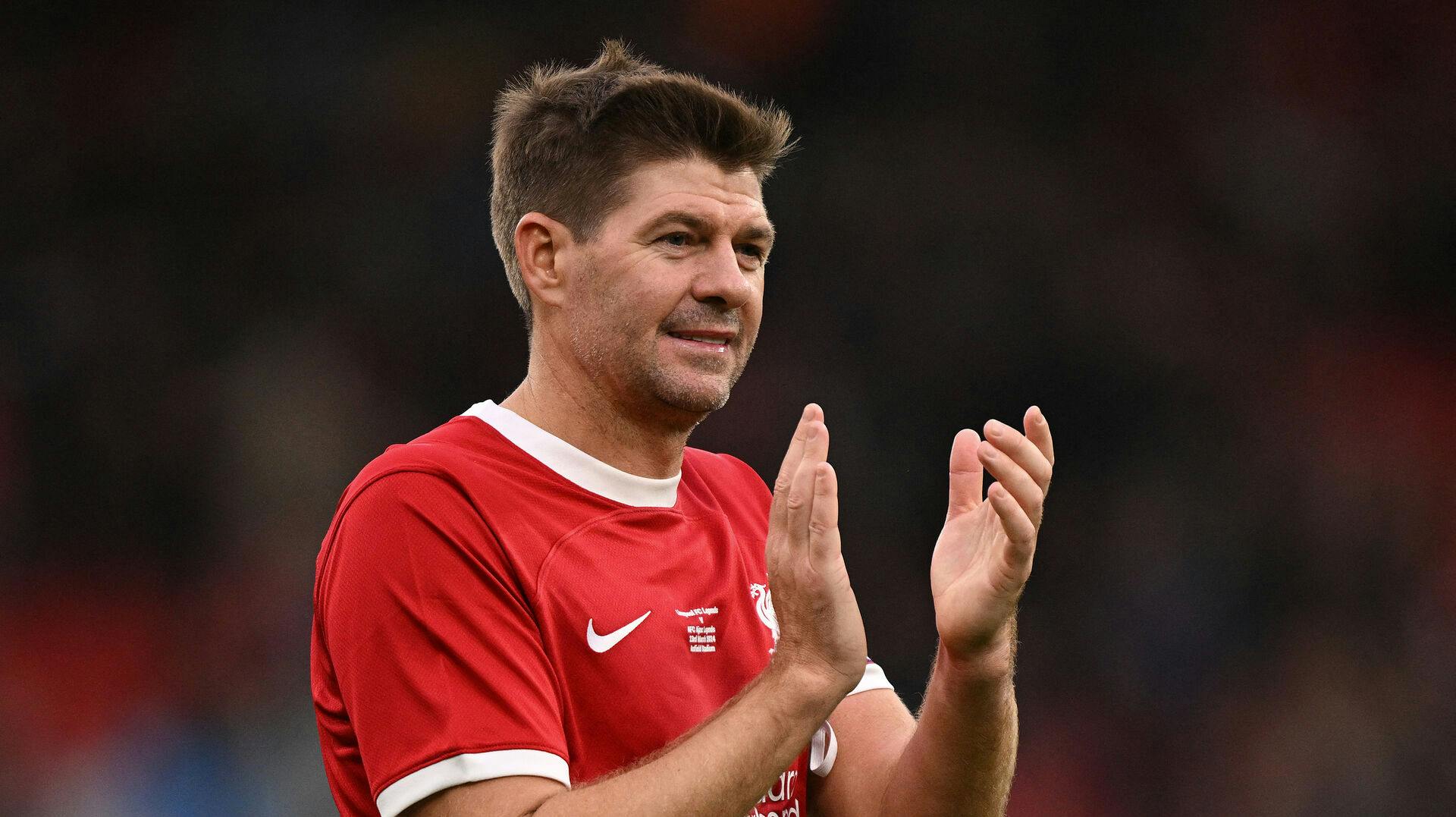 Liverpool-legenden Steven Gerrard er i en alder af 45 år blevet morfar.