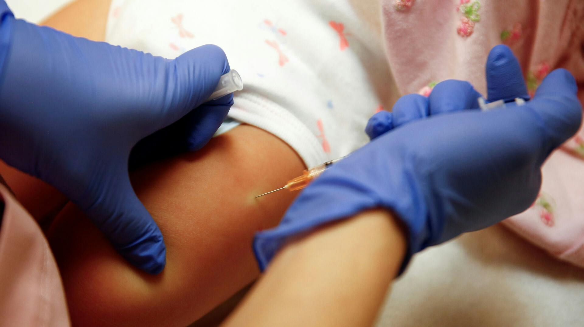 Læge Niklas Andersson fra Statens Serum Institut står bag et nyt stort studie, der afviser sammenhæng mellem aluminium i børnevacciner og 50 forskellige sygdomme, herunder autisme og astma.