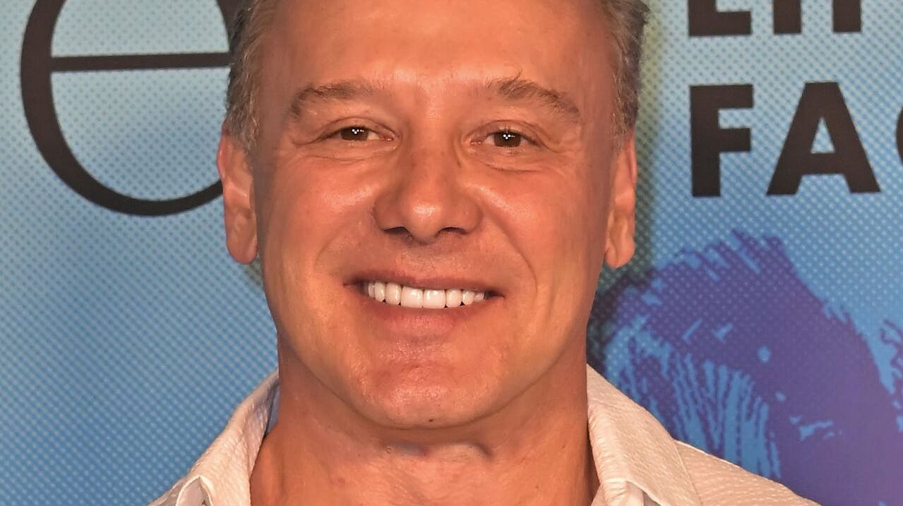 Lenny Hochstein har fået ny kæreste.