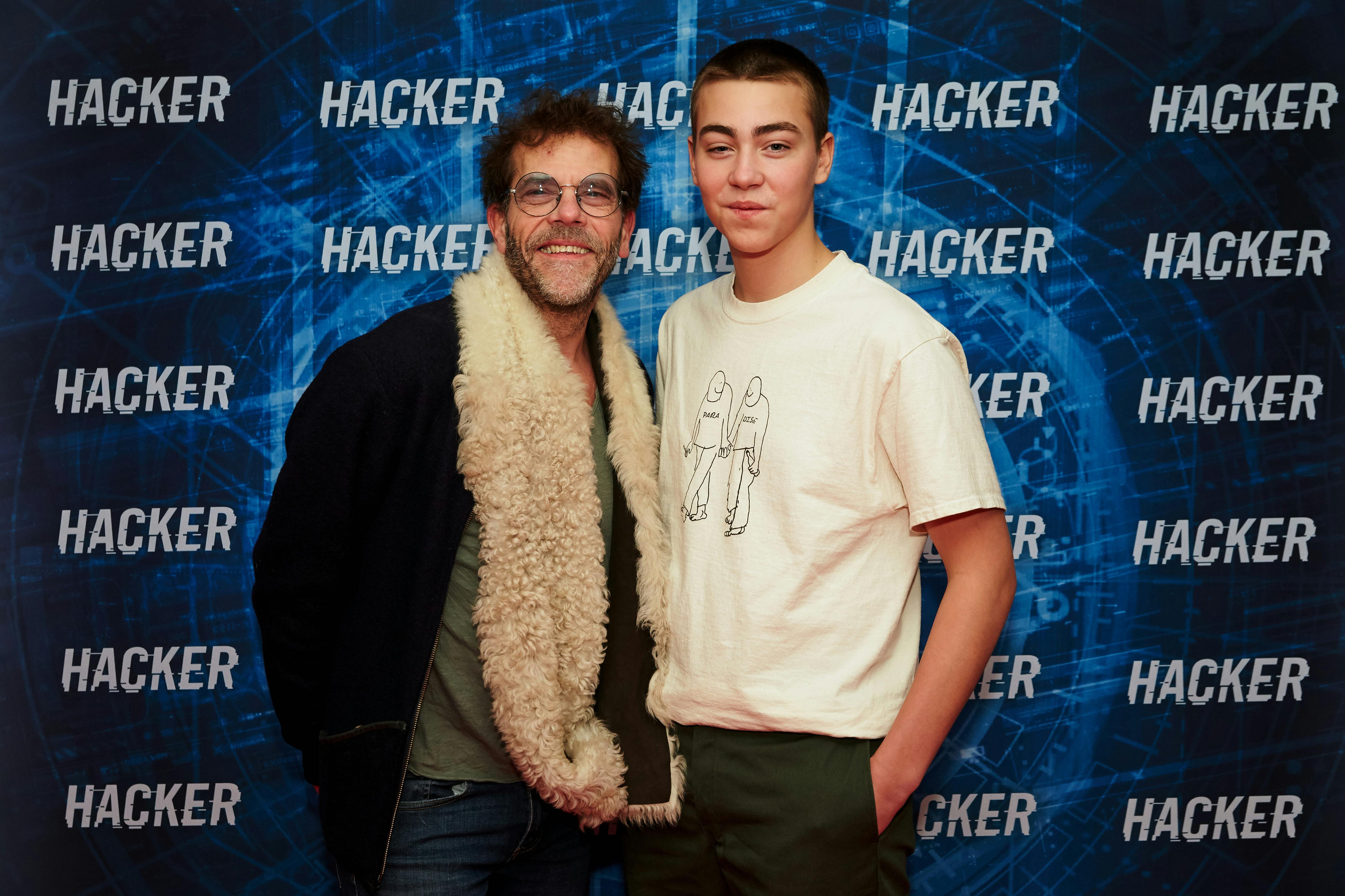 Til venstre ser vi Rasmus Kærså og til højre ser vi Rumle Kærså.