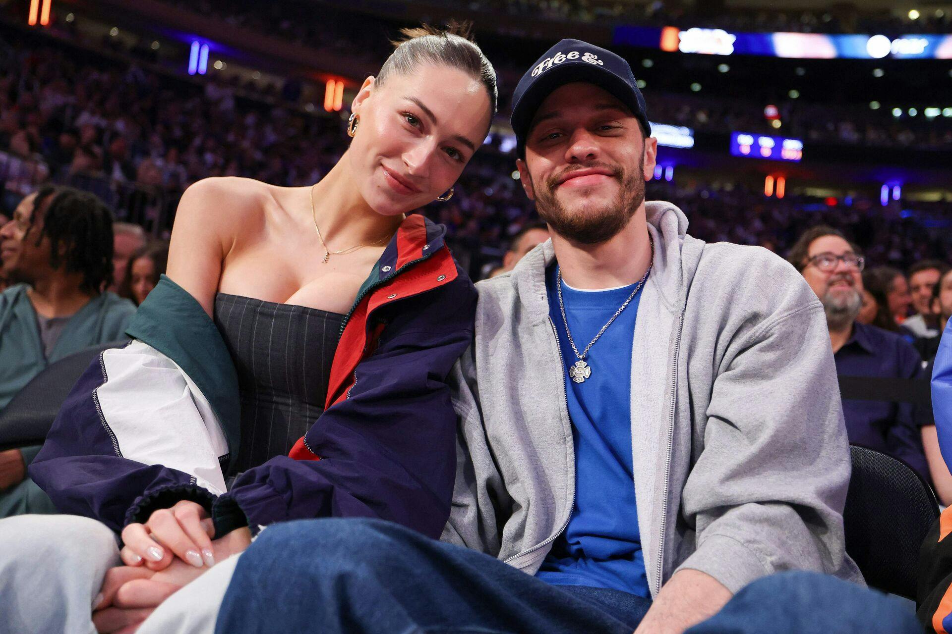 Det er gået stærkt siden Elsie Hewitt og Pete Davidsons romance blev breaket i marts. For kendisparret skal være forældre.