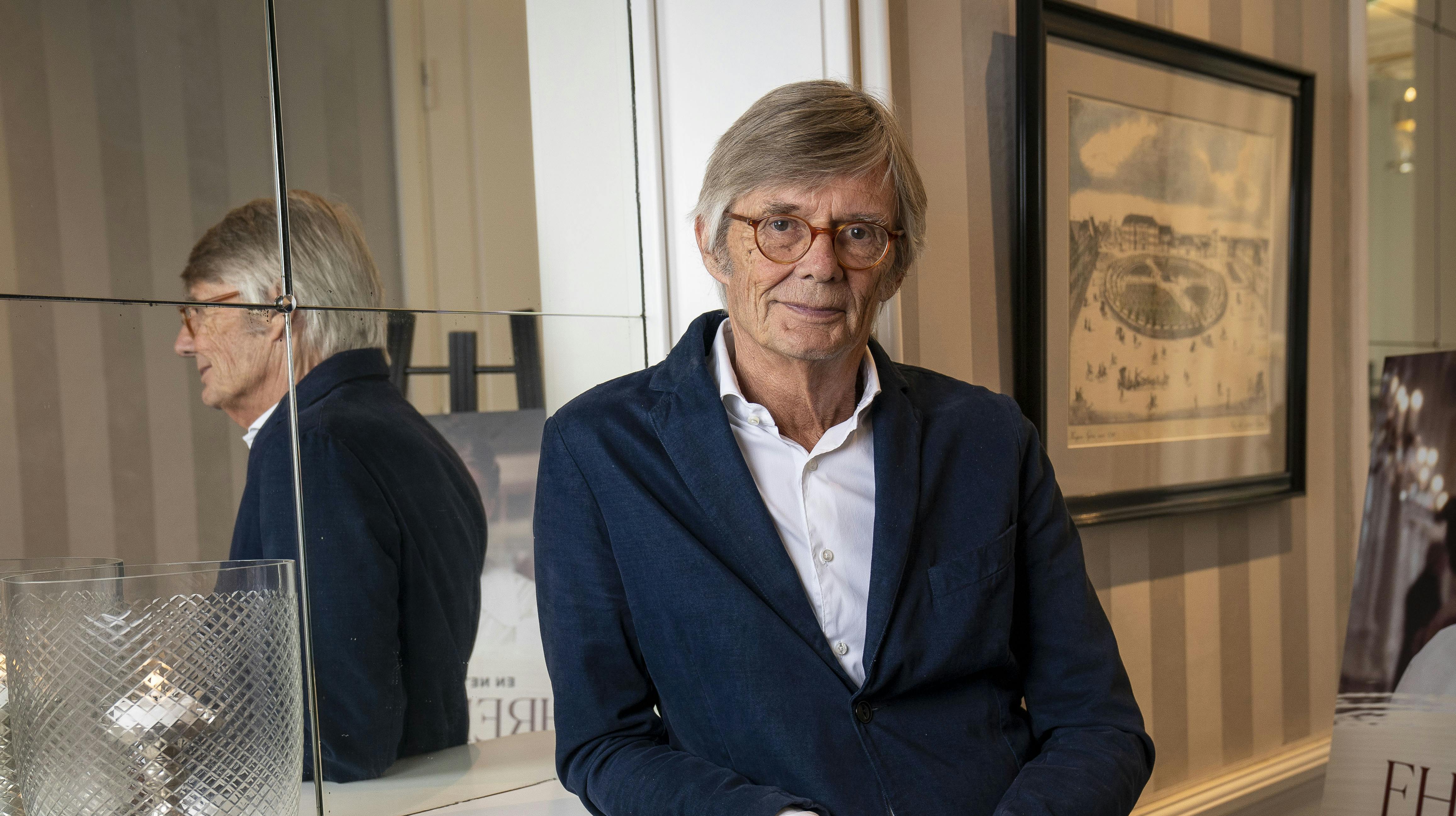 Bille August er ikke længere single efter skilsmissen fra Sara Marie Maltha. Det afslører han i bogen "Bille Erobreren".