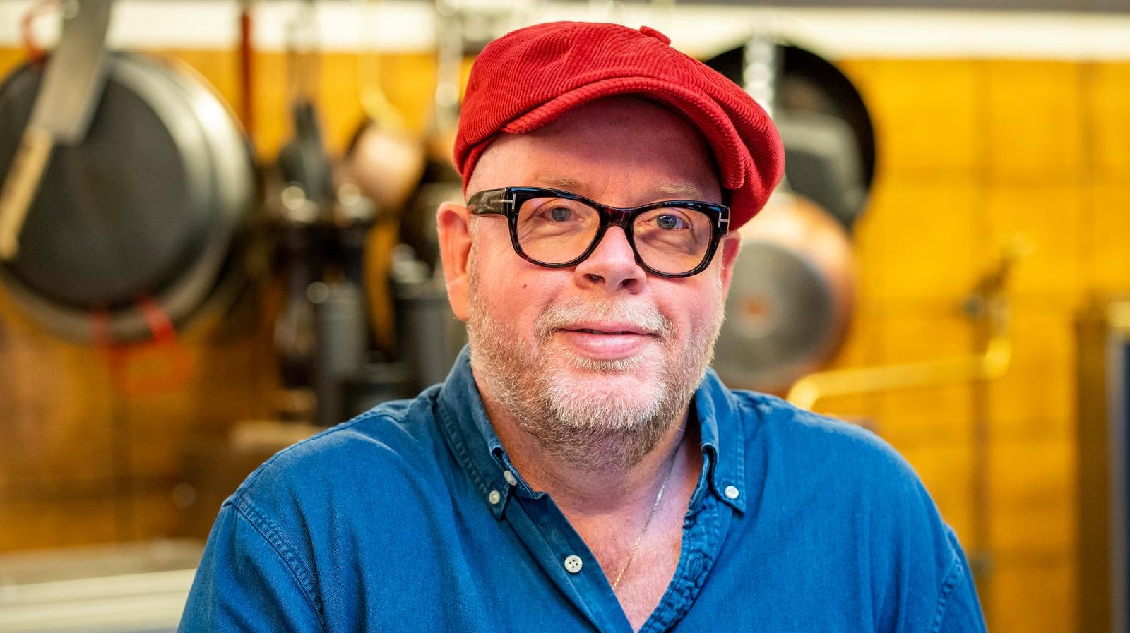 Claus Holm var i tårer på skærmen torsdag morgen, da han takkede sin gode ven.