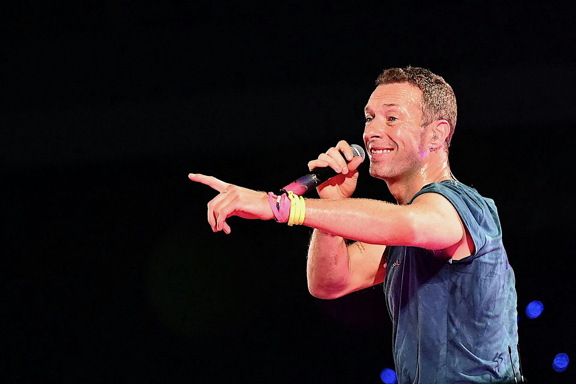 Har Chris Martin lige afsløret et pars affære?
