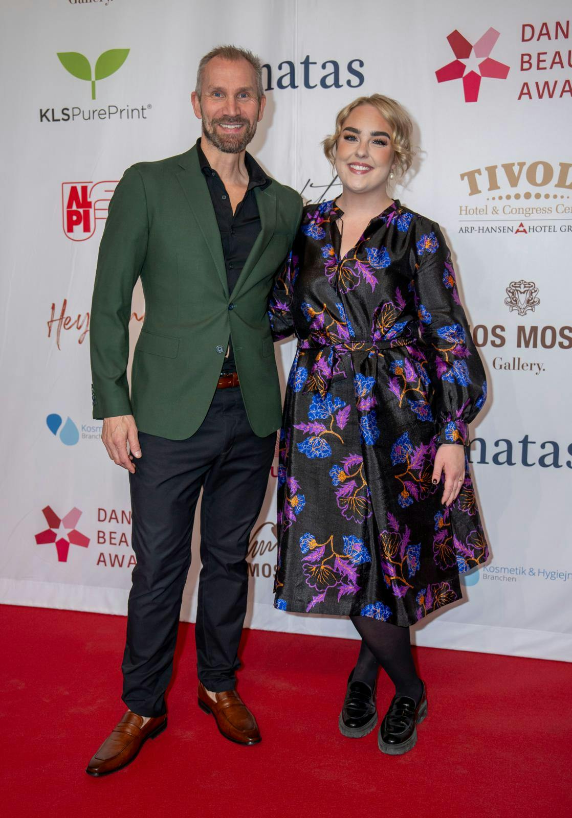 Mark Abildhauge danner par med influenceren Julia Sofia Aastrup.