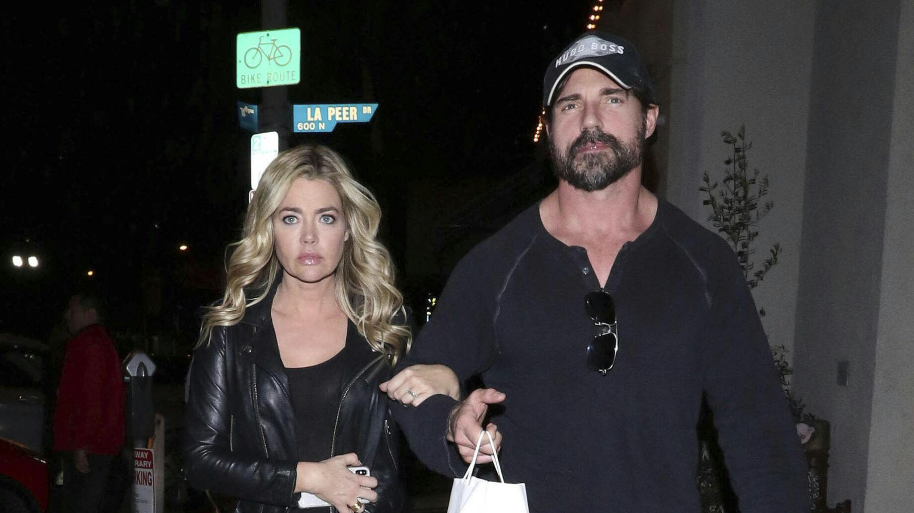 Aaron Phypers reagerer nu på de voldsomme anklager, som Denise Richards har sendt hans vej.