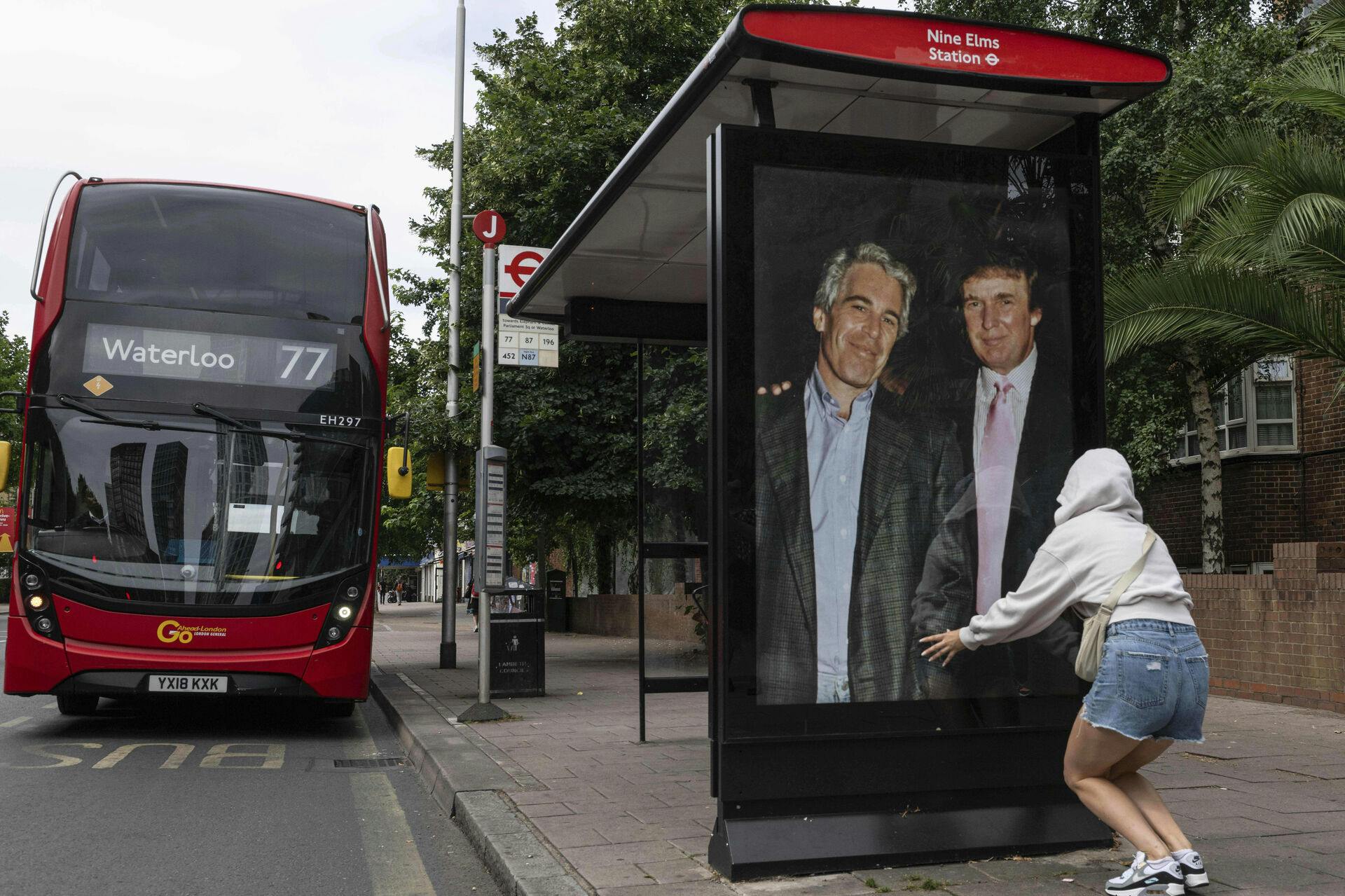 Donald Trump er mere presset end nogensinde af sagen om Jeffrey Epstein. Og han ved det!