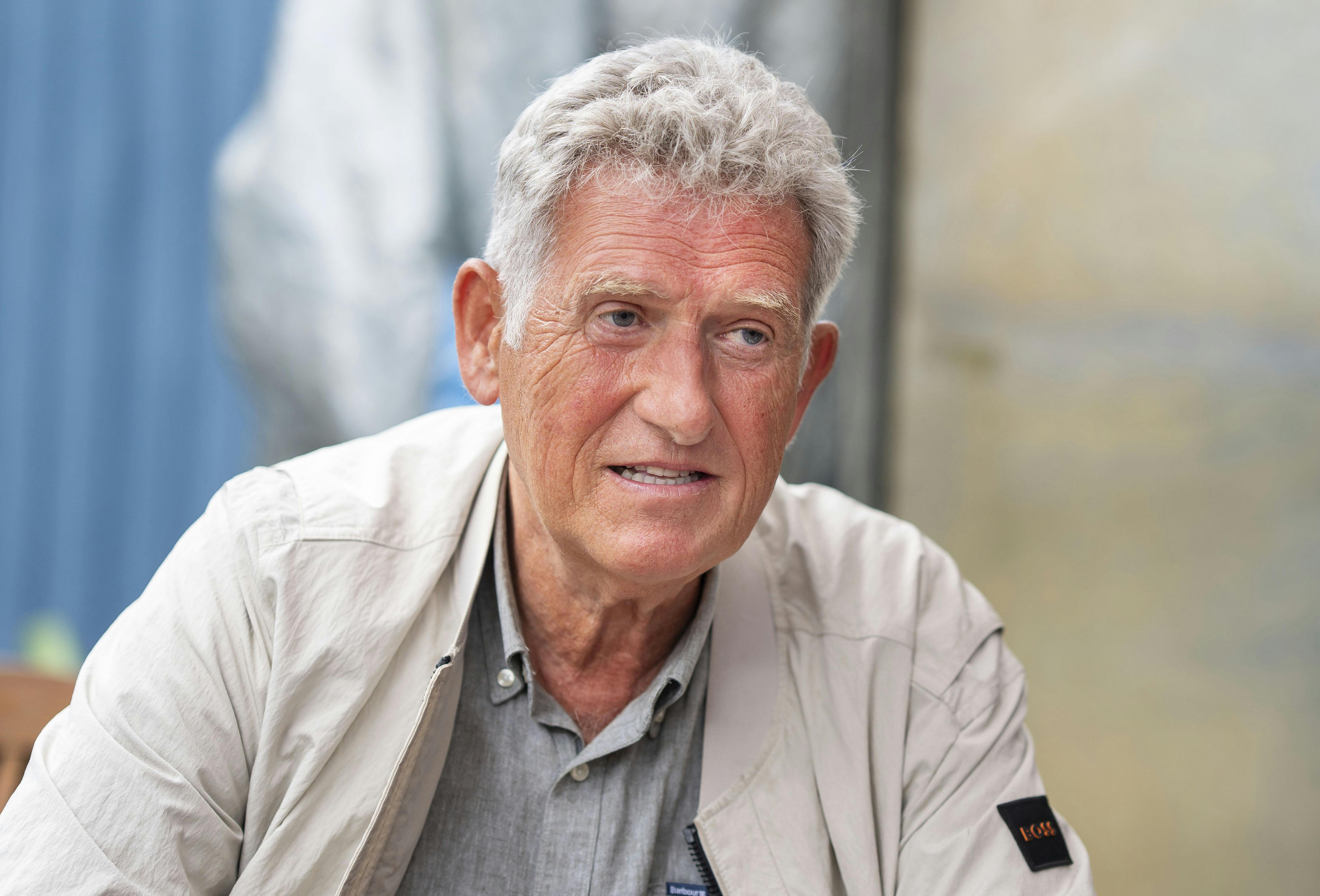 Lars Bjørslev, 68, mistede sin mor for 12 år siden og havde taget moderens perlekæde, som betyder meget for ham, med til Schweiz.