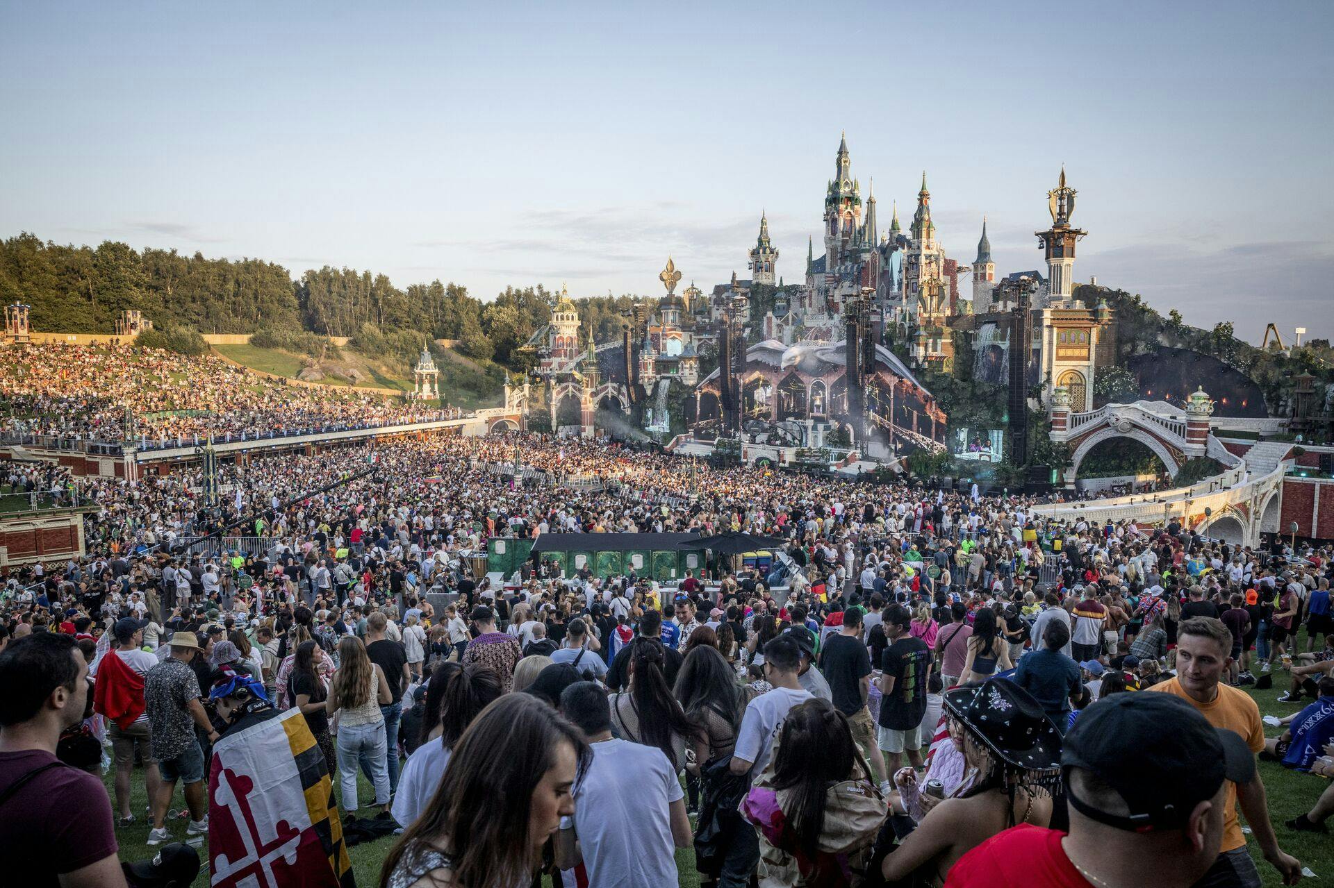 Sådan så Main Stage ud i 2023. Tomorrowland, som er en festival for elektronisk musik og har 12 scener, laver på kreativ vis hvert år en ny scene, der passer til årets tema.