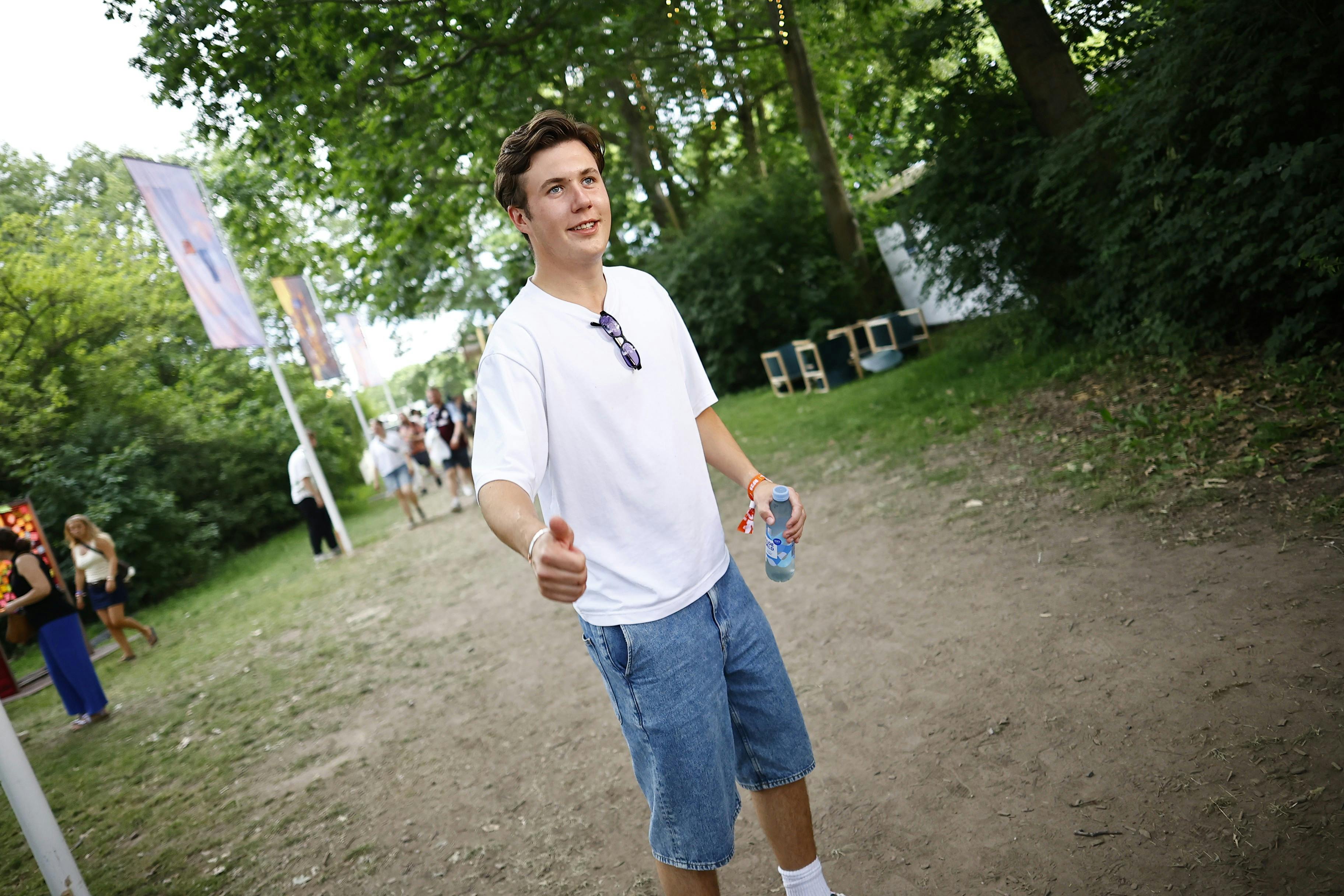 Kronprinsen var knap så svær at spotte på Roskilde Festival 2025.