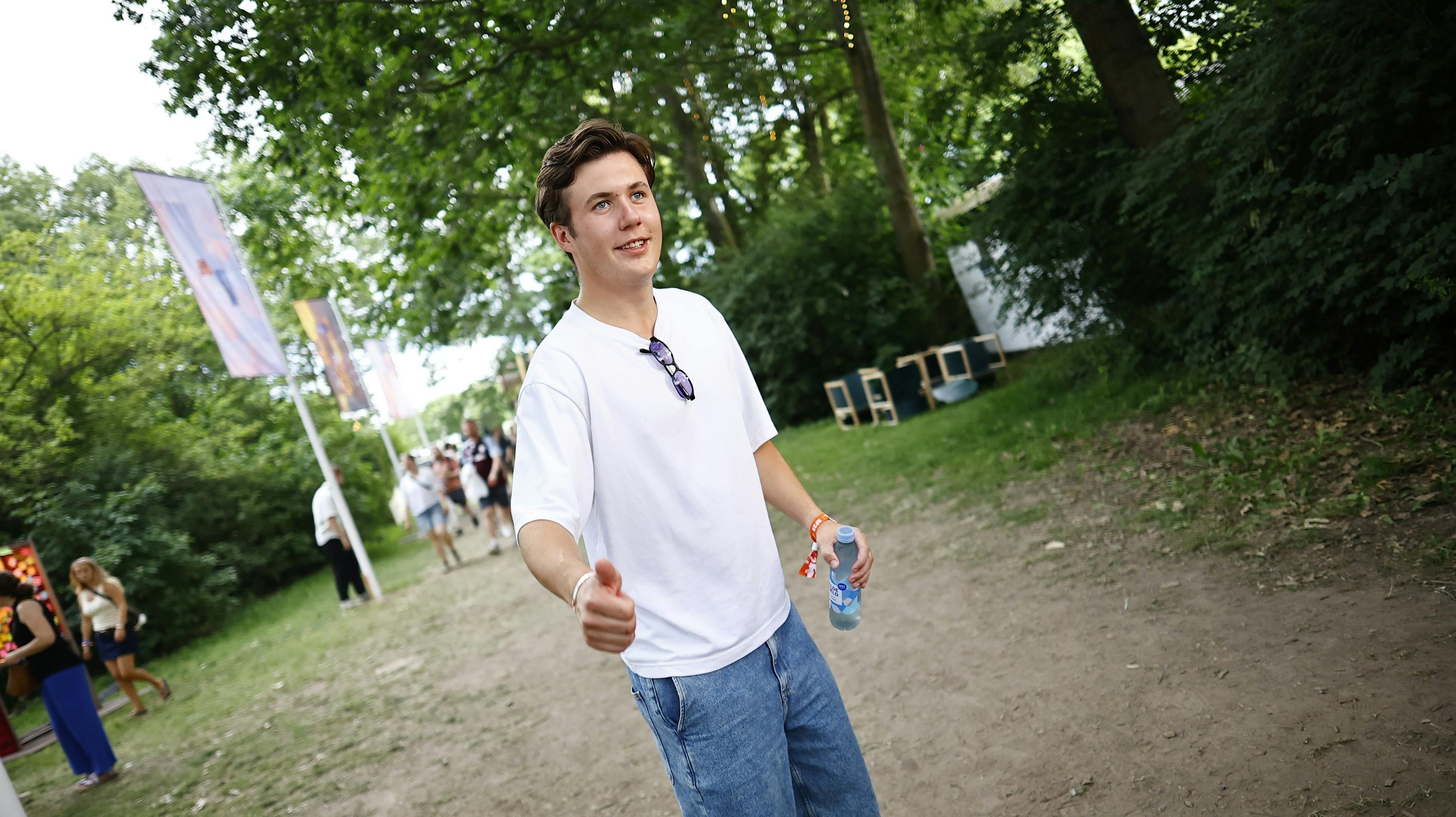 Kronprinsen var knap så svær at spotte på Roskilde Festival 2025.