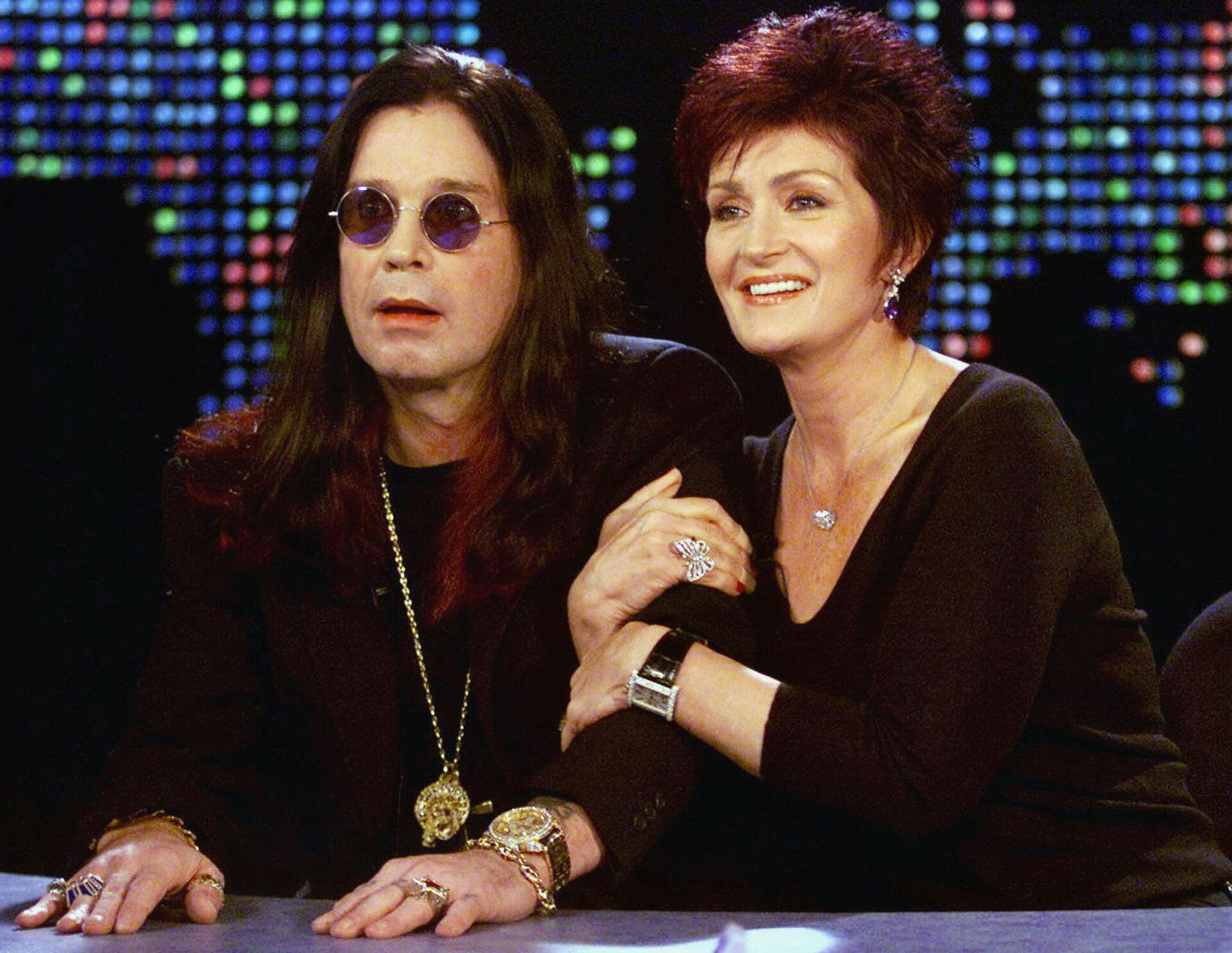 Ozzy og Sharon Osbourne mødte første gang hinanden i 1970. I 1982 blev de gift.