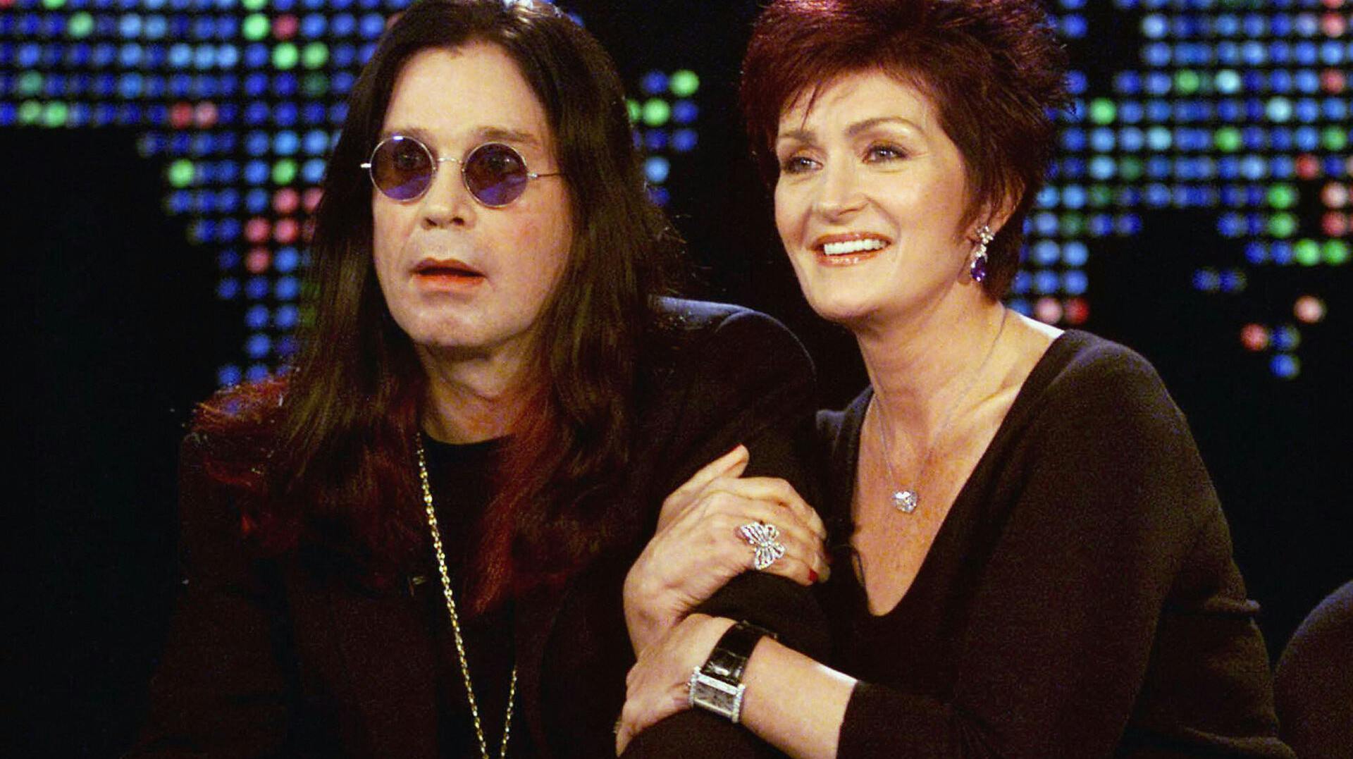 Ozzy og Sharon Osbourne mødte første gang hinanden i 1970. I 1982 blev de gift.