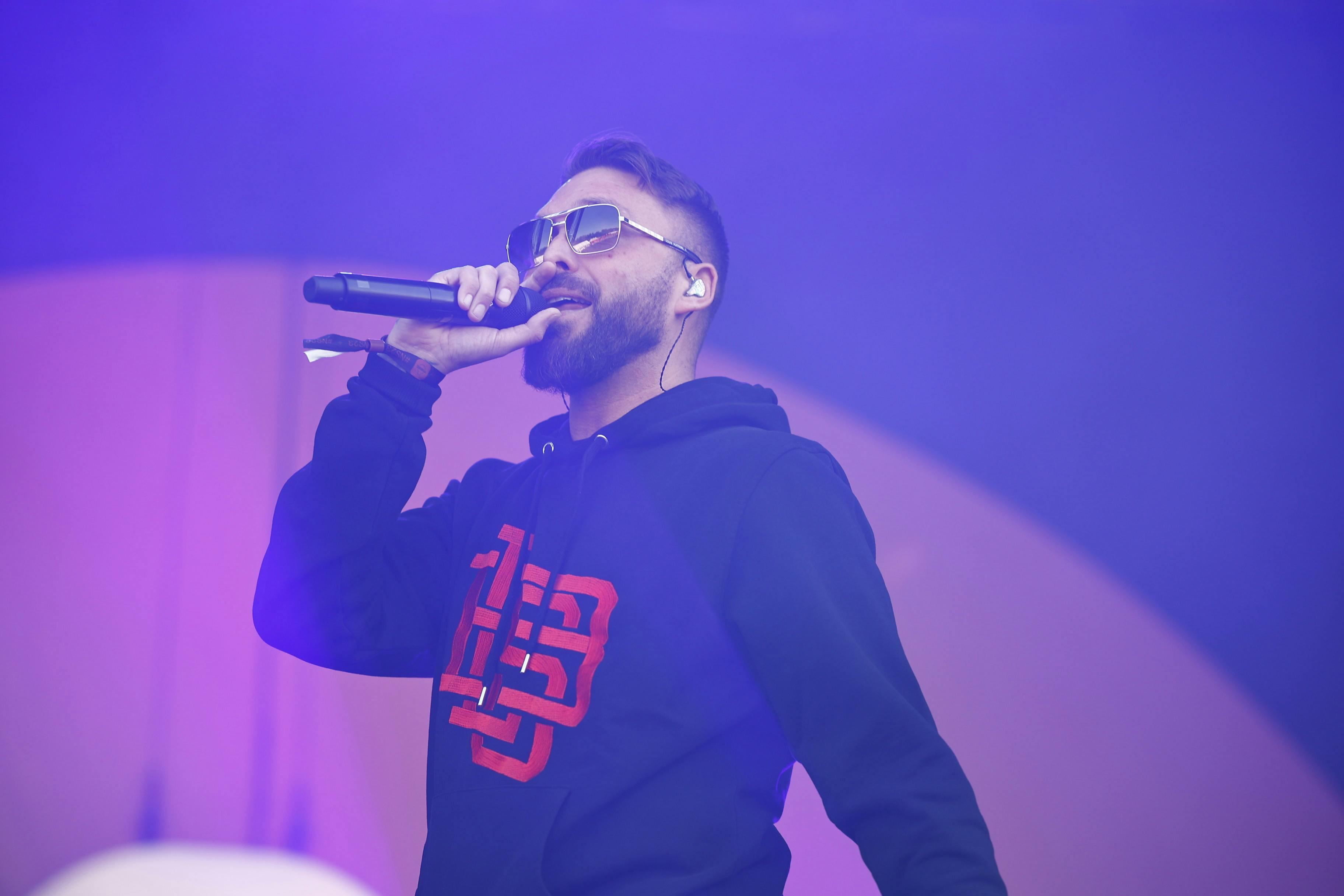 Gilli har alene over 1.1 millioner månedlige lyttere på musiktjenesten Spotify.