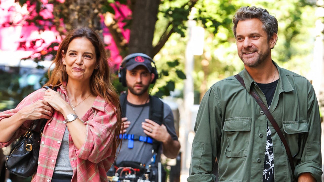 Katie Holmes er genforenet med sin "Dawson's Creek"-kollega Joshua Jackson på filmsettet til "Happy Hours".