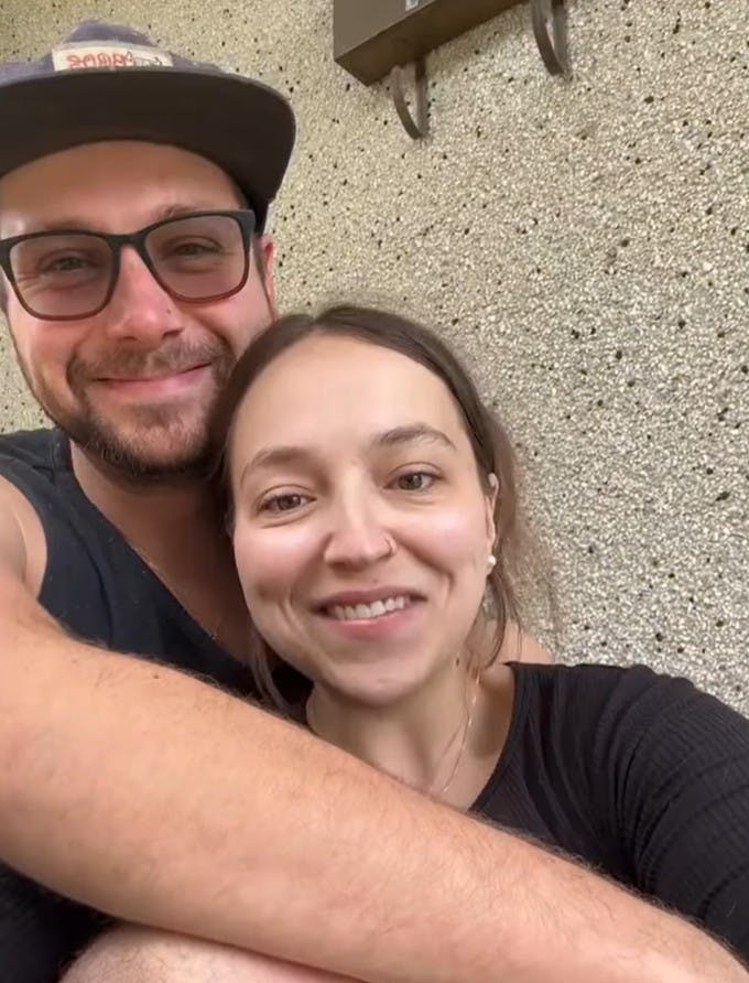 Hannah Carnat-Gronneruds forlovede, Ian, er på tragisk vis afgået ved døden i en arbejdsulykke