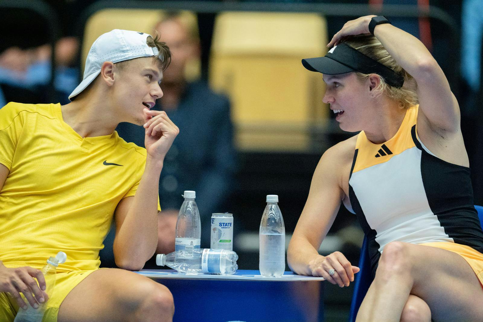 Både Caroline Wozniacki og Holger Rune har været i hænderne på "Guru-Torben", der skal i fængsel for at lure på kvinder. Det er blandt andet sket i hans klinik, men angiveligt uden at det har ramt de danske tennisstjerner. 