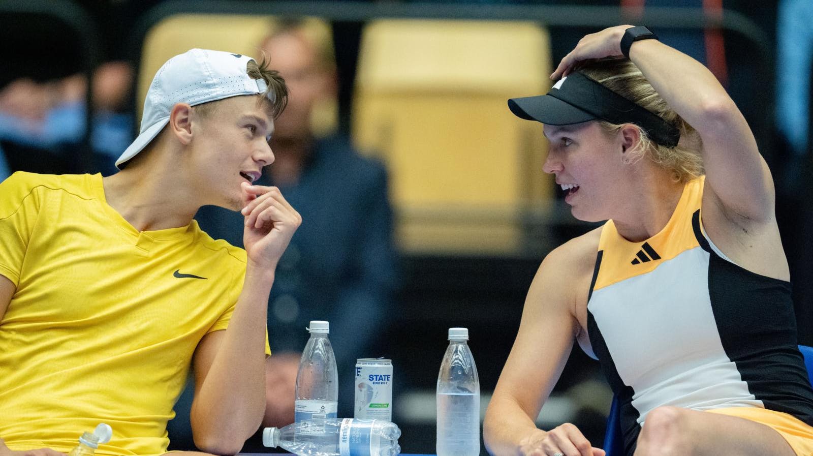 Både Caroline Wozniacki og Holger Rune har været i hænderne på "Guru-Torben", der skal i fængsel for at lure på kvinder. Det er blandt andet sket i hans klinik, men angiveligt uden at det har ramt de danske tennisstjerner.