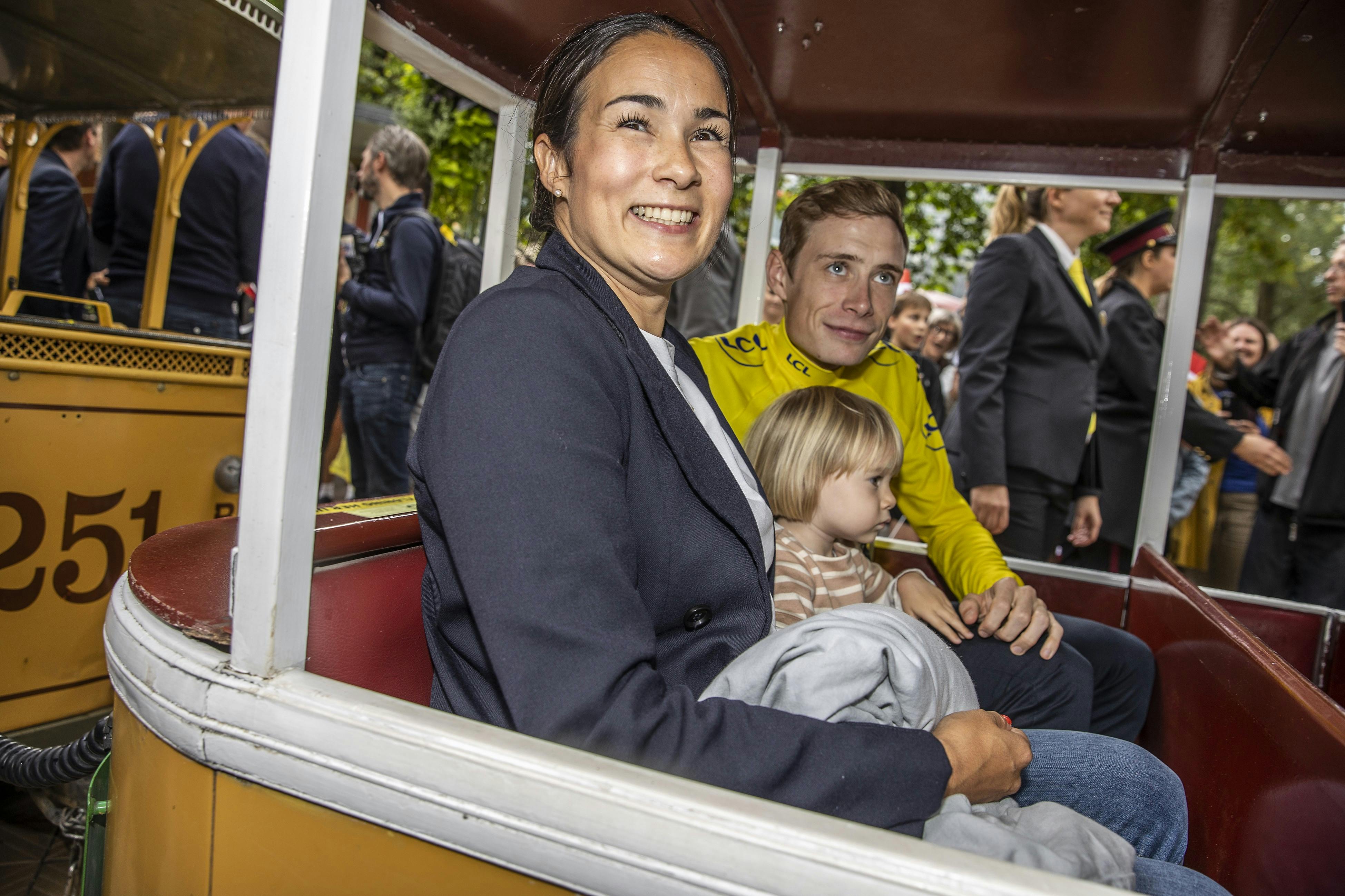 Trine Marie Vingegaard Hansen og datteren Frida har flittigt støtte Jonas Vingegaard, når han har kørt Tour de France.