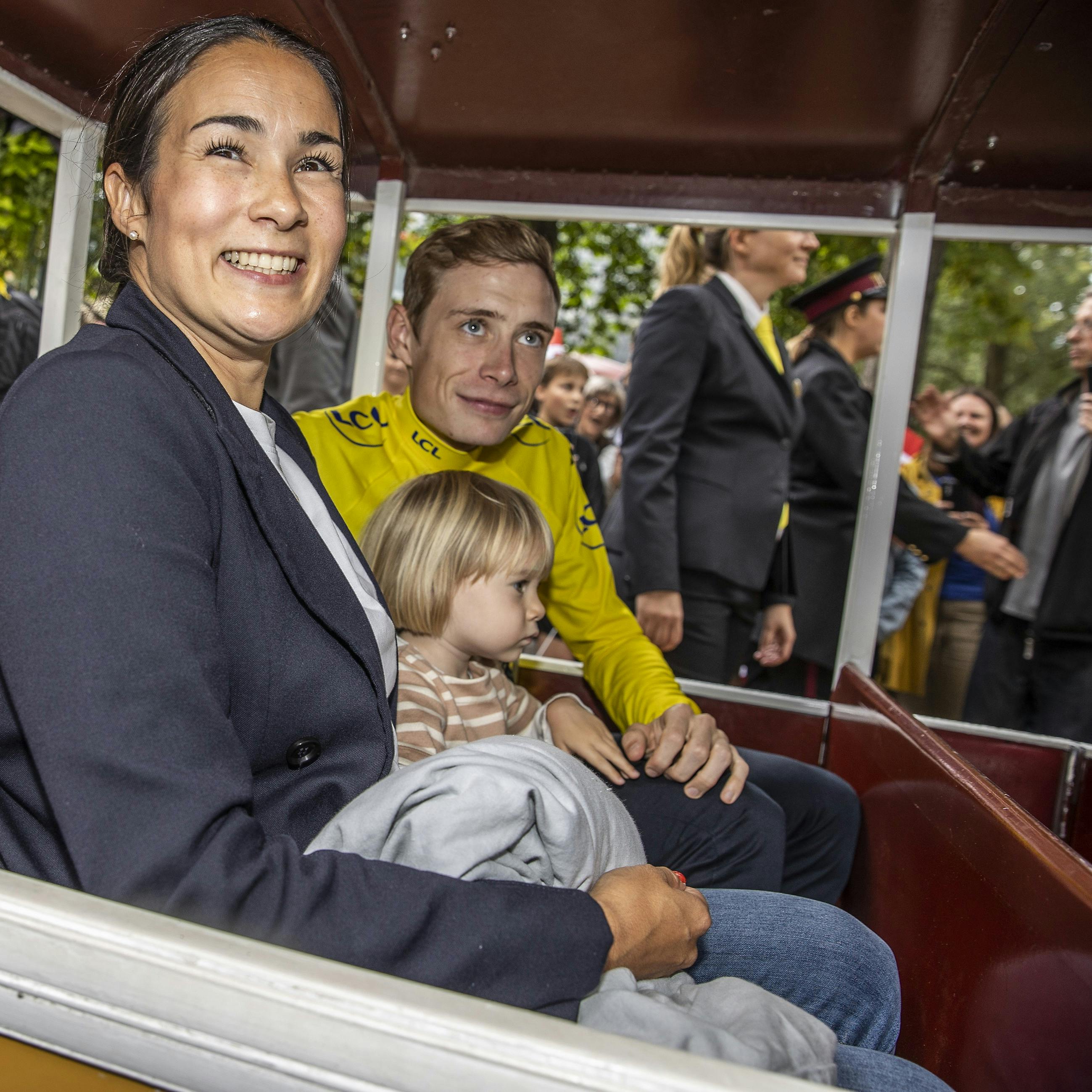 Trine Marie Vingegaard Hansen og datteren Frida har flittigt støtte Jonas Vingegaard, når han har kørt Tour de France.