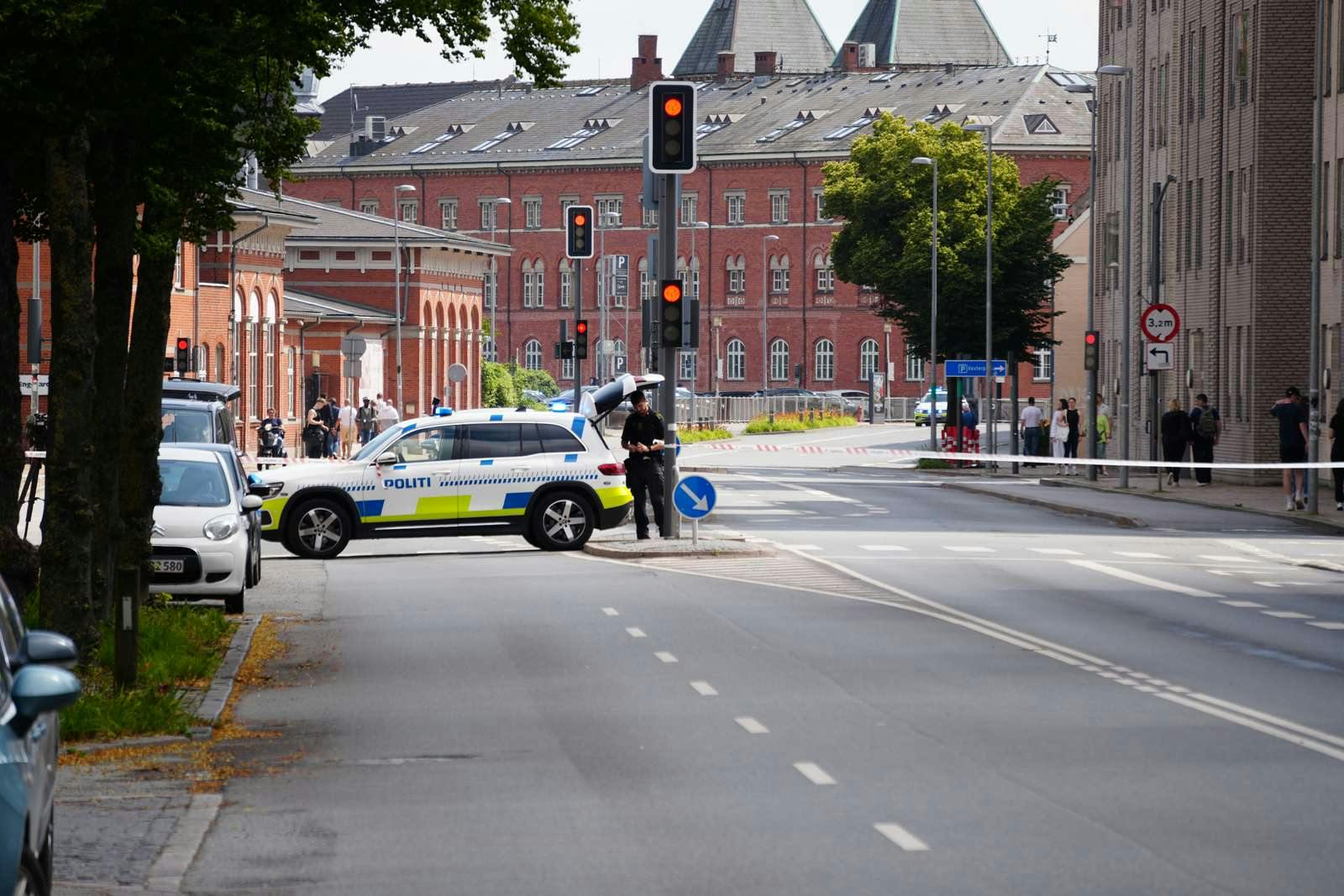 Alle medarbejdere er blevet evakueret fra TV 2s kontorer på Kvægtorvet i Odense, efter kanalen har modtaget en bombetrussel.
