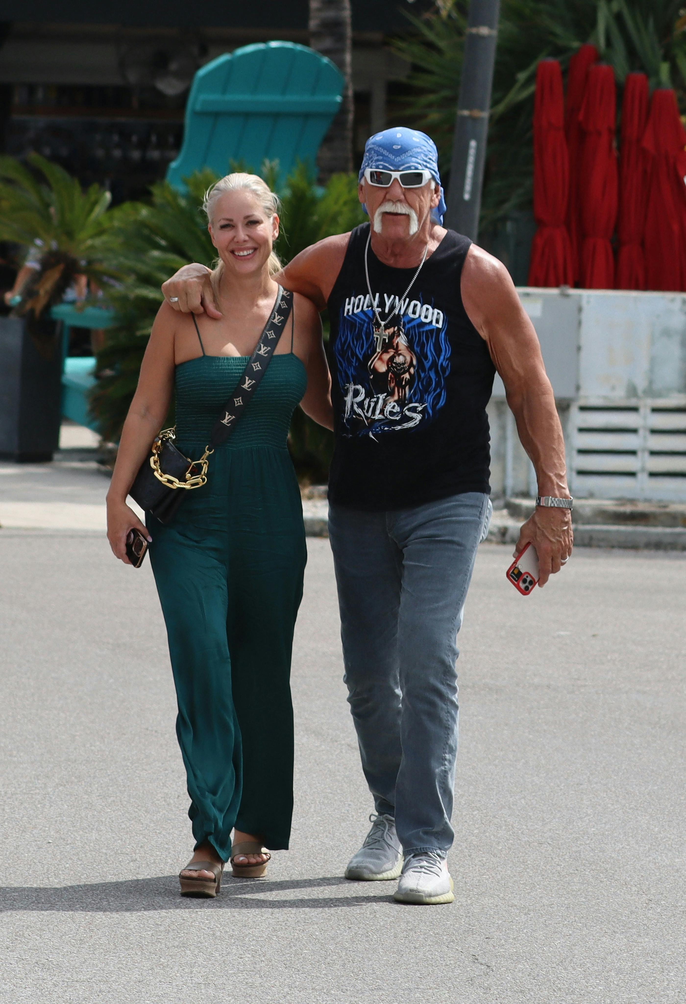 Hulk Hogan og hustruen Sky Daily i september 2023.