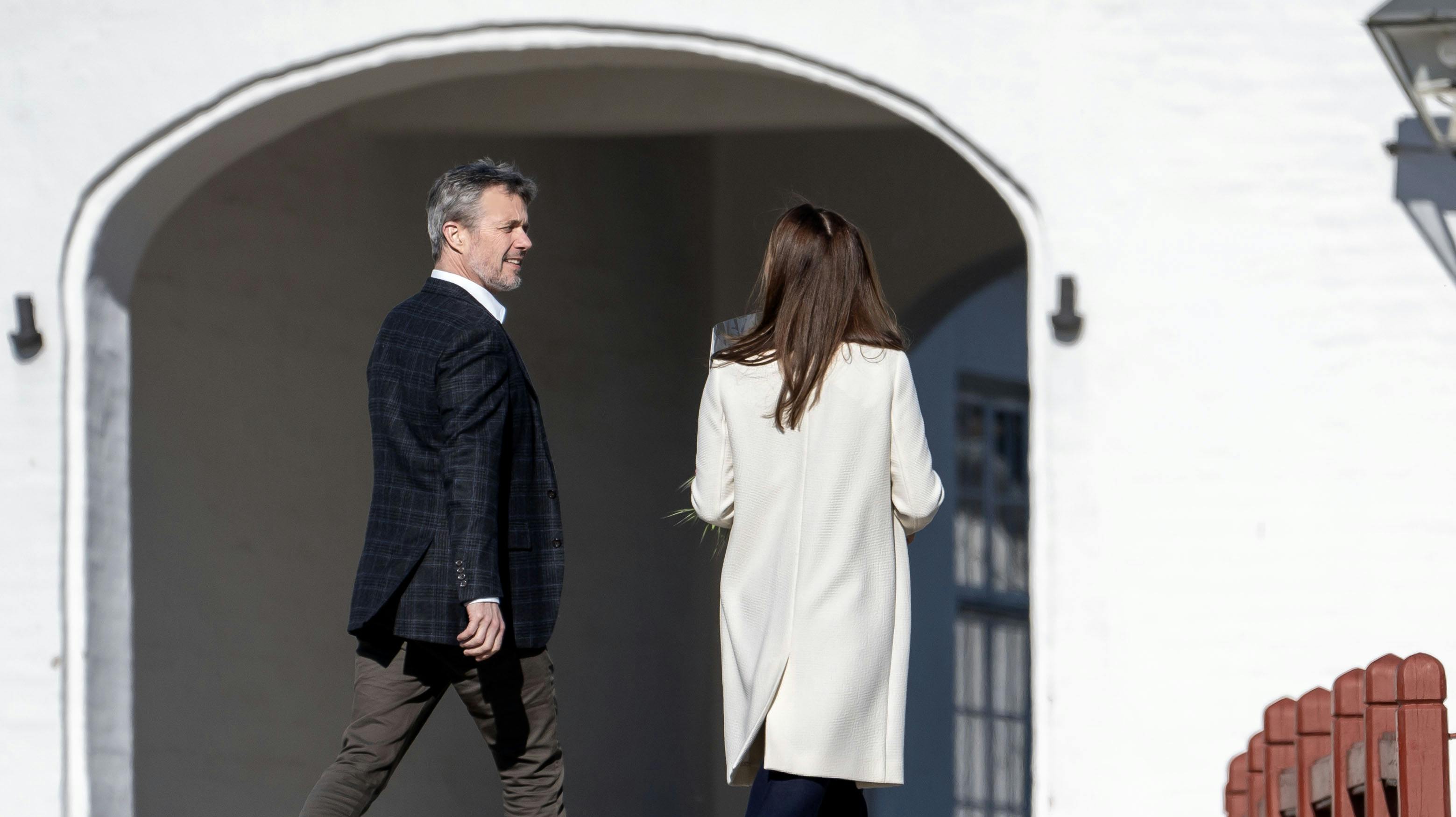 Kongeparret var sidst på Fredensborg slot i maj.
