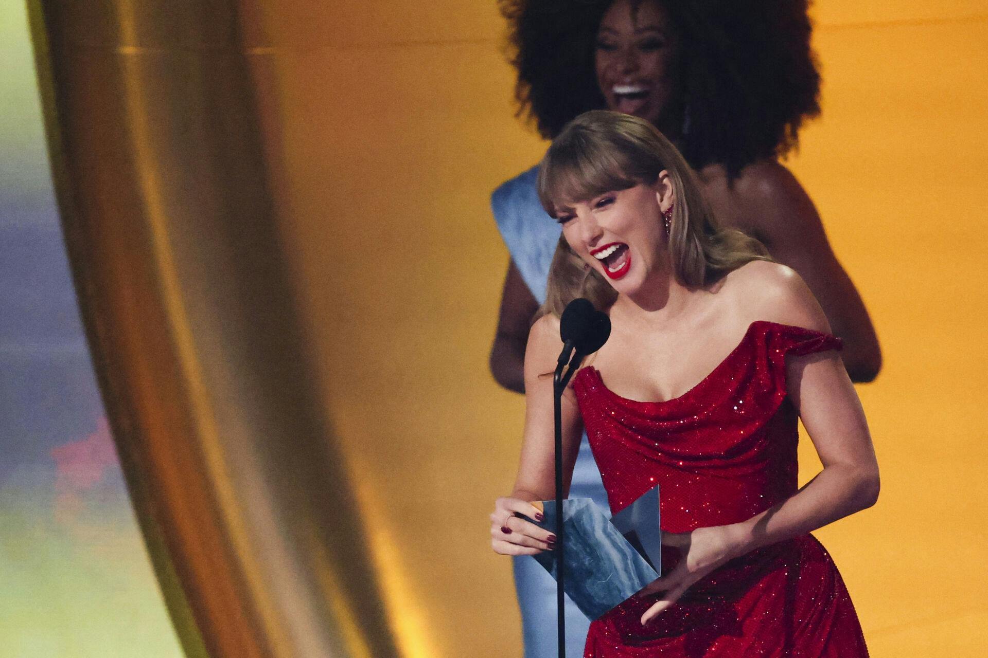 Taylor Swift betalte ifølge lokale kilder næsten 160 millioner kroner for huset i 2015. Og hun har siden postet en god håndfuld millioner af dollars i renoveringen.