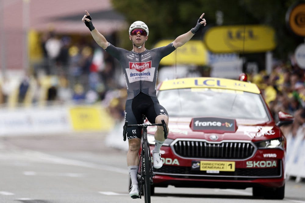Kaden Groves tager normalt sine sejre i massespurter, men lørdag vandt han en flot solosejr fra udbrud på 20. etape af Tour de France.