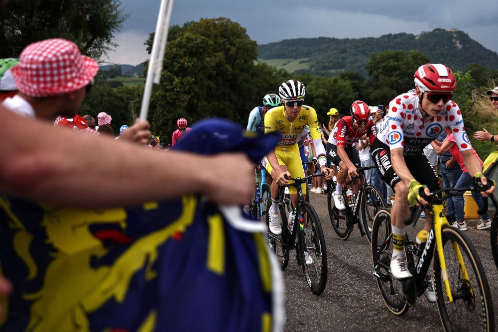 Jonas Vingegaard skal bare sikkert igennem søndagens etape til Paris. 