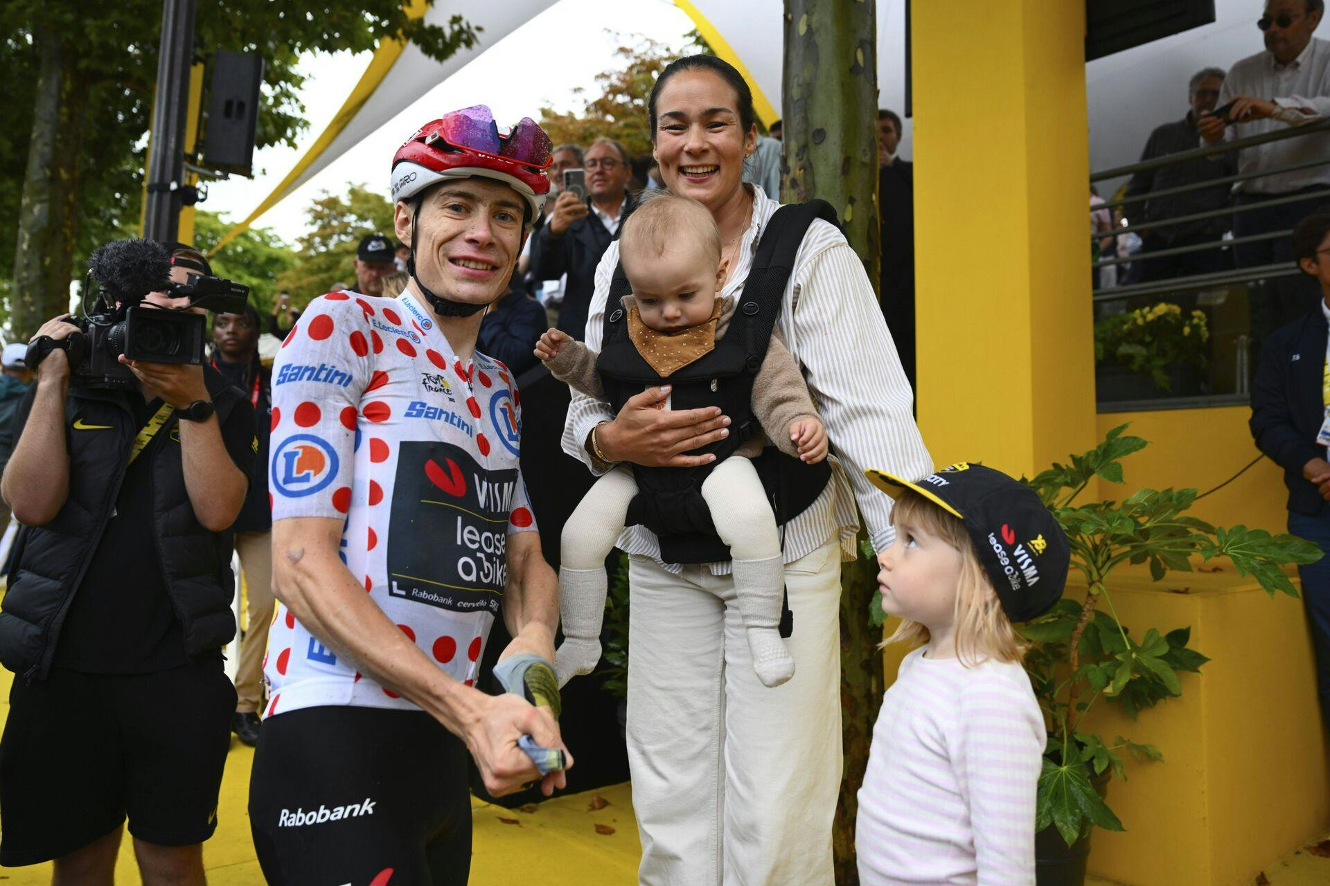 Vingegaard-familien samlet.