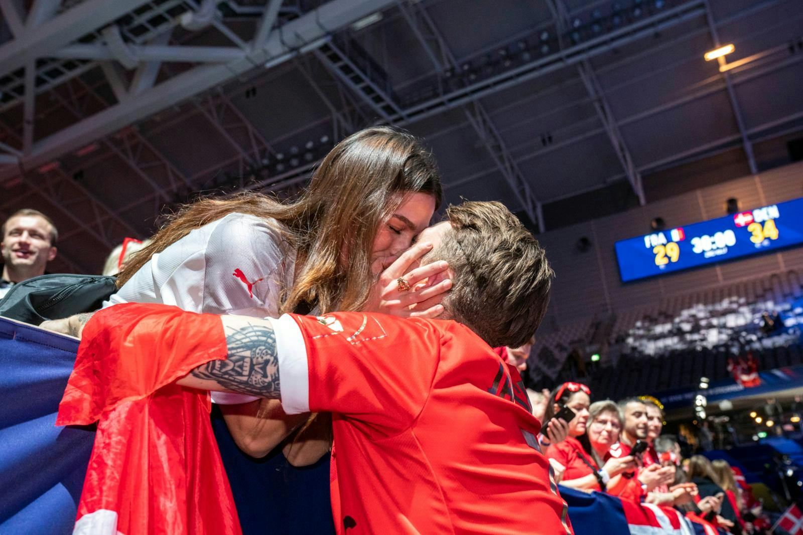 Helena Elver og Emil Jakobsen havde hinanden med i fremtidsplanerne. Nu er det slut. 