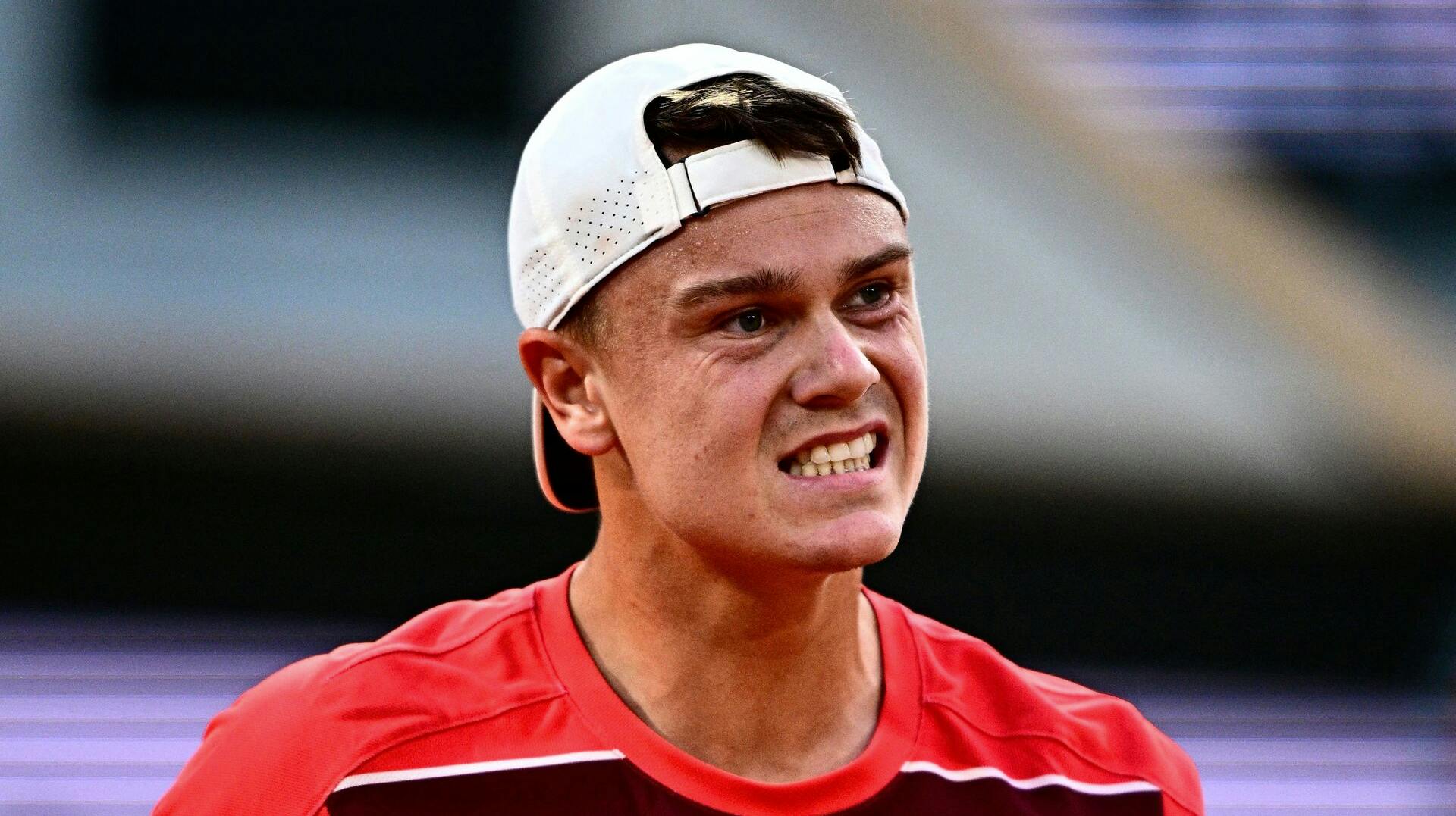 Holger Rune blev afvist, da han forsøgte at tage kontakt til en tenniskollega af modsatte køn. Efter afslaget blev offentligt florerer et falsk opslag på sociale medier.