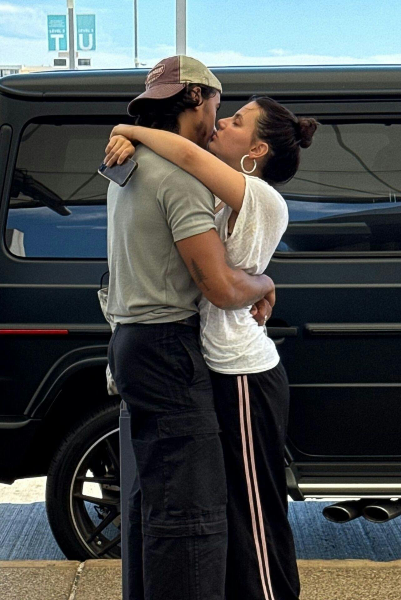 *EXCLUSIVE* San Diego, CA Dafne Keen and boyfriend Michael Cimino were spotted sharing hugs and kisses before parting ways following Comic-Con attendance. Pictured: Dafne Keen, Michael Cimino BACKGRID USA 28 JULY 2025 USA: +1 310 798 9111 / usasales@backgrid.com UK: +44 208 344 2007 / uksales@backgrid.com *UK Clients - Pictures Containing Children Please Pixelate Face Prior To Publication*