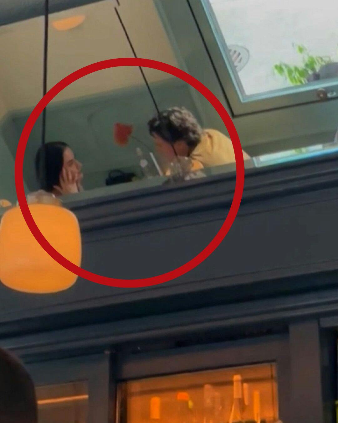 Katy Perry så yderst betaget ud under daten.