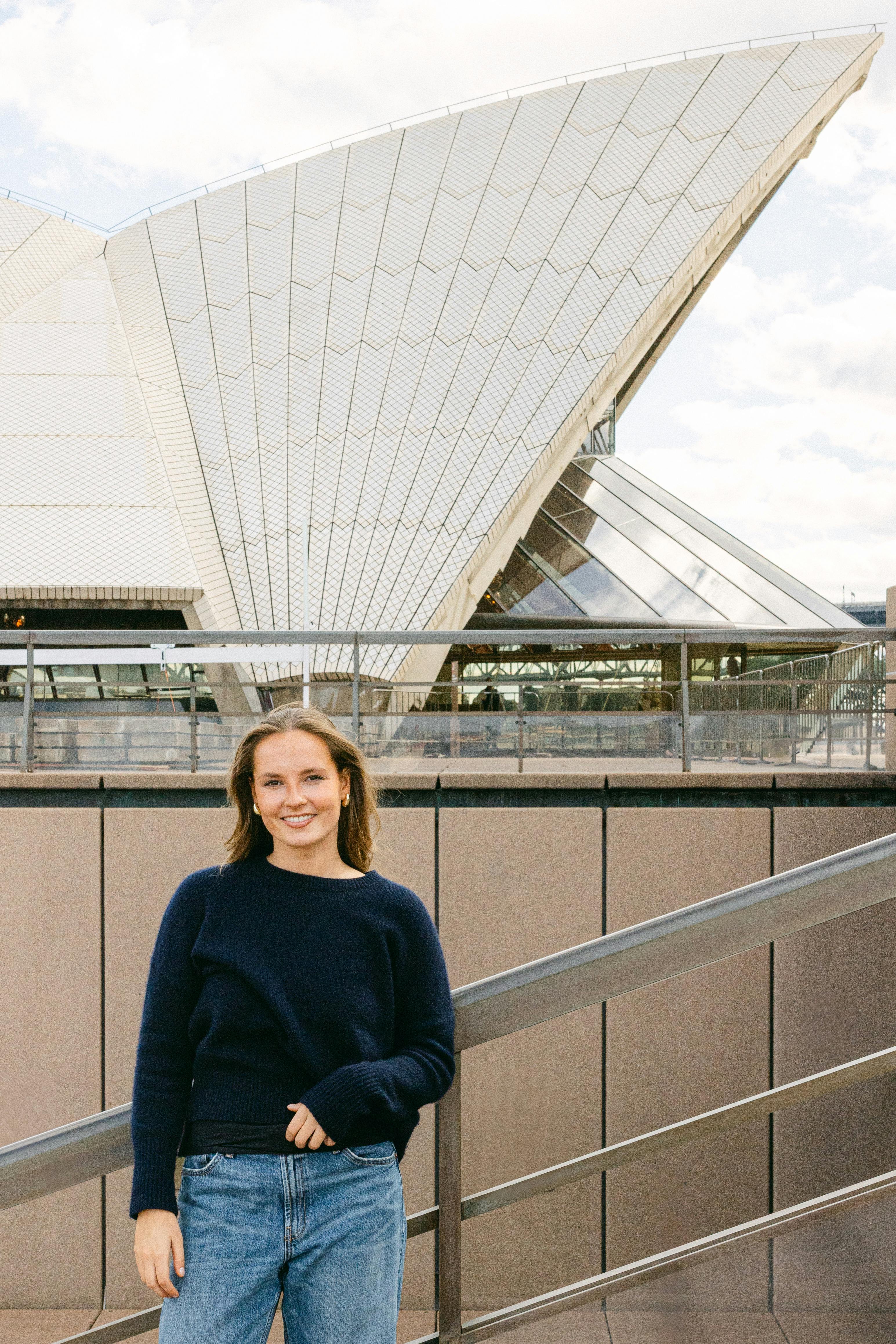 Langt fra slotte og officielle pligter får Ingrid Alexandra nu tre år til at finde sig selv og måske en ny side af livet her i Sidney.