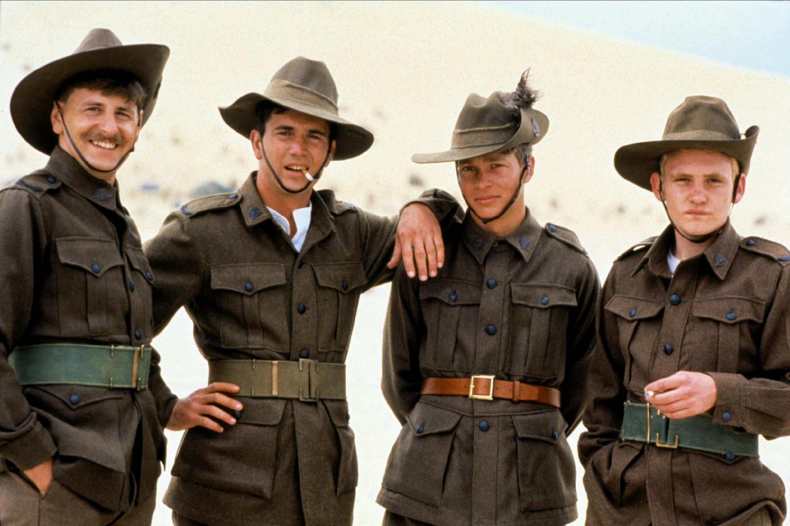 Robert Grub, Mel Gibson, Mark Lee, David Argue  Characters: ,Frank Dunne,Archy Hamilton,Snowy Film: Gallipoli (1981)  Director: Peter Weir 07 August 1981     Date: 07 August 1981