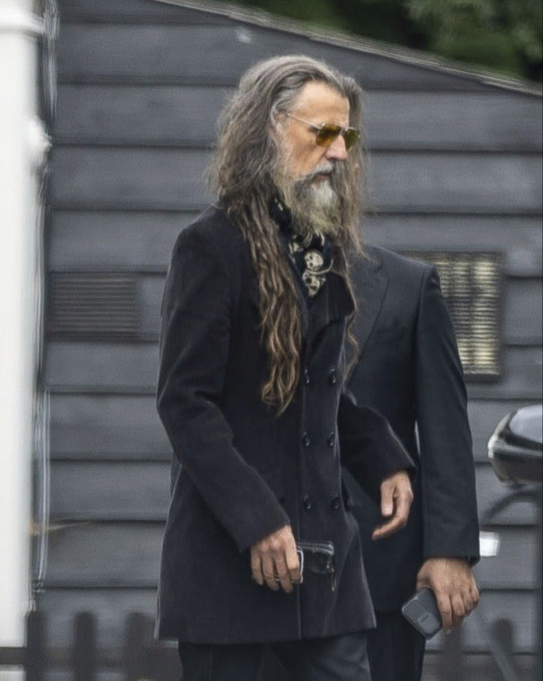 Hardrockeren Rob Zombie, 60, var også blandt de indbudte gæster. Det samme var Metallica-forsanger James Hetfield, sangeren Youngblud og Black Sabbath-medlemmerne Tony Iommi, Bill Ward og Geezer Butler og flere andre.