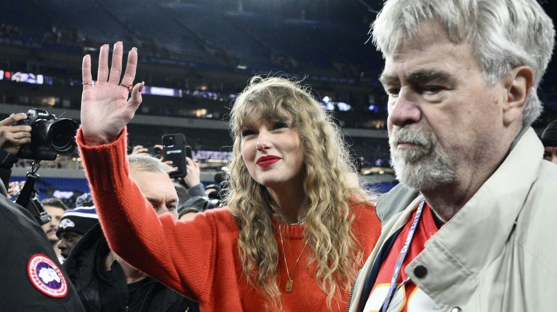Taylor Swift fik også et forhold til Ed Kelces kæreste Maureen.