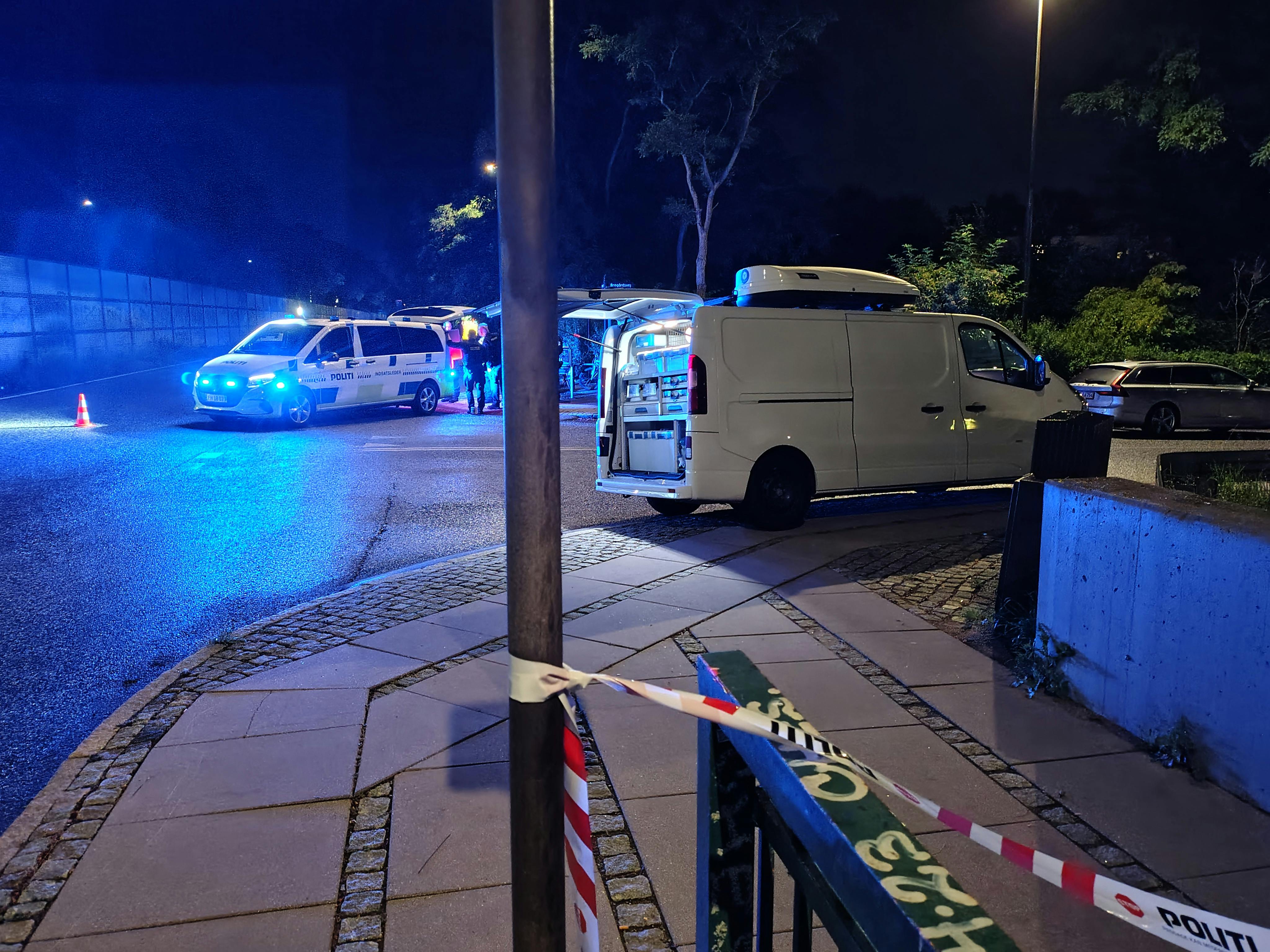 Politiet mener, at det er den samme gerningsmand, der stod bag begge skyderiet, og som søndag morgen er død.