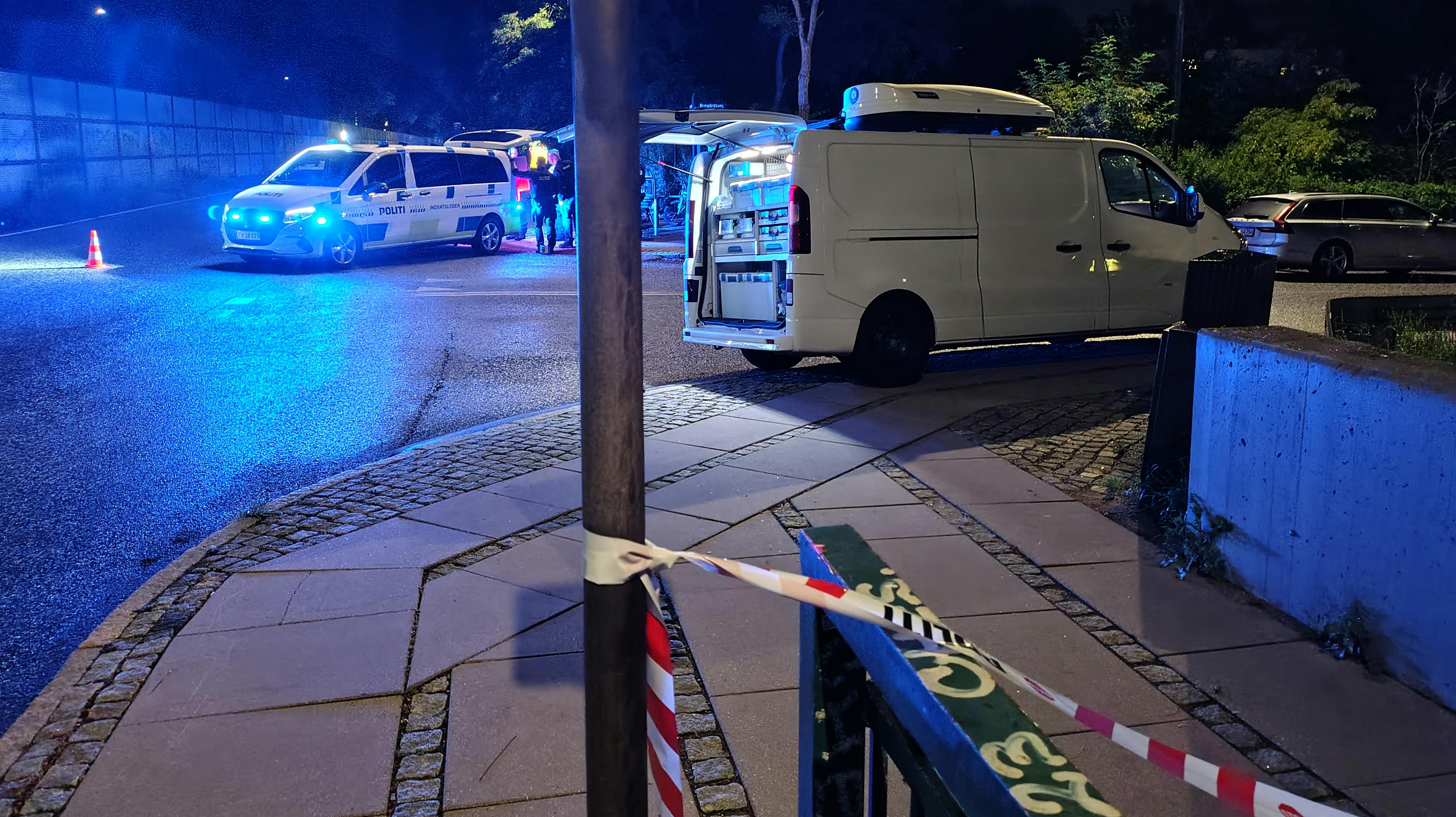 Politiet mener, at det er den samme gerningsmand, der stod bag begge skyderiet, og som søndag morgen er død.