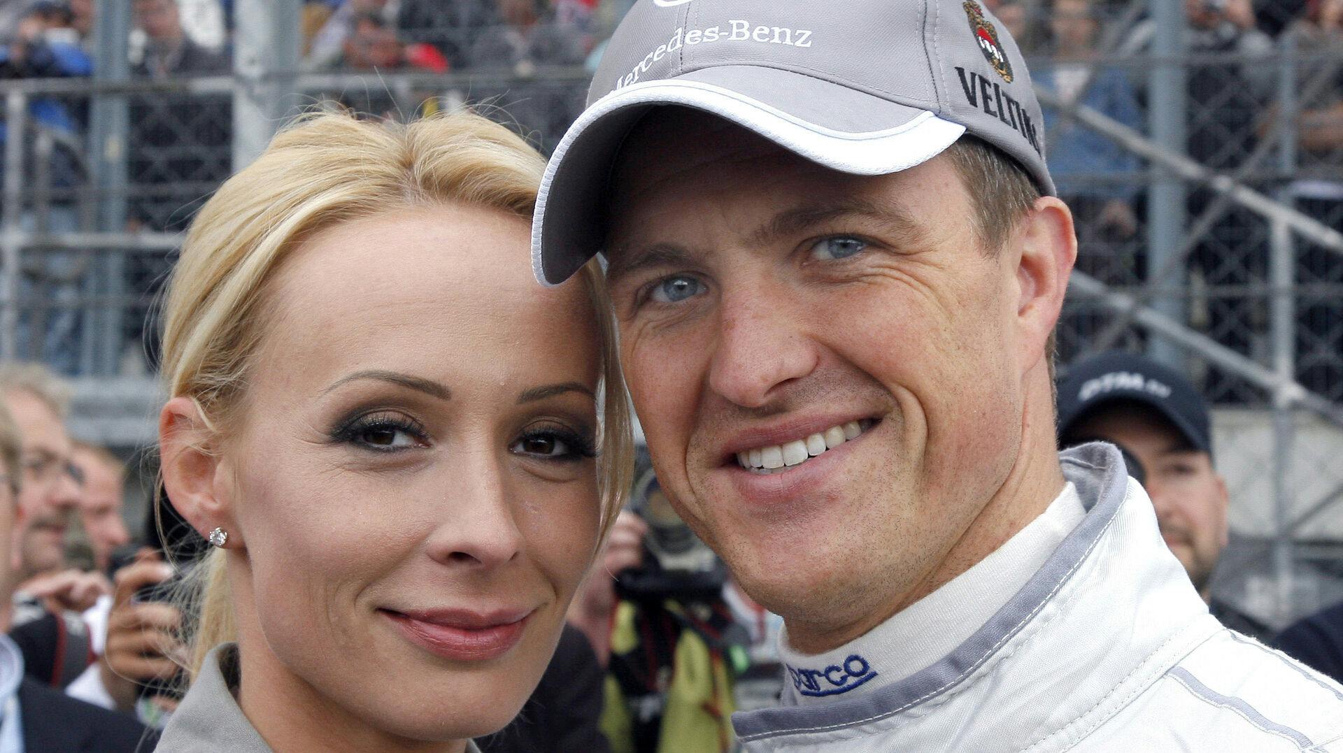 Cora Schumacher afviser at have skrevet en tavshedskontrakt, da hun blev gift med Ralf Schumacher.