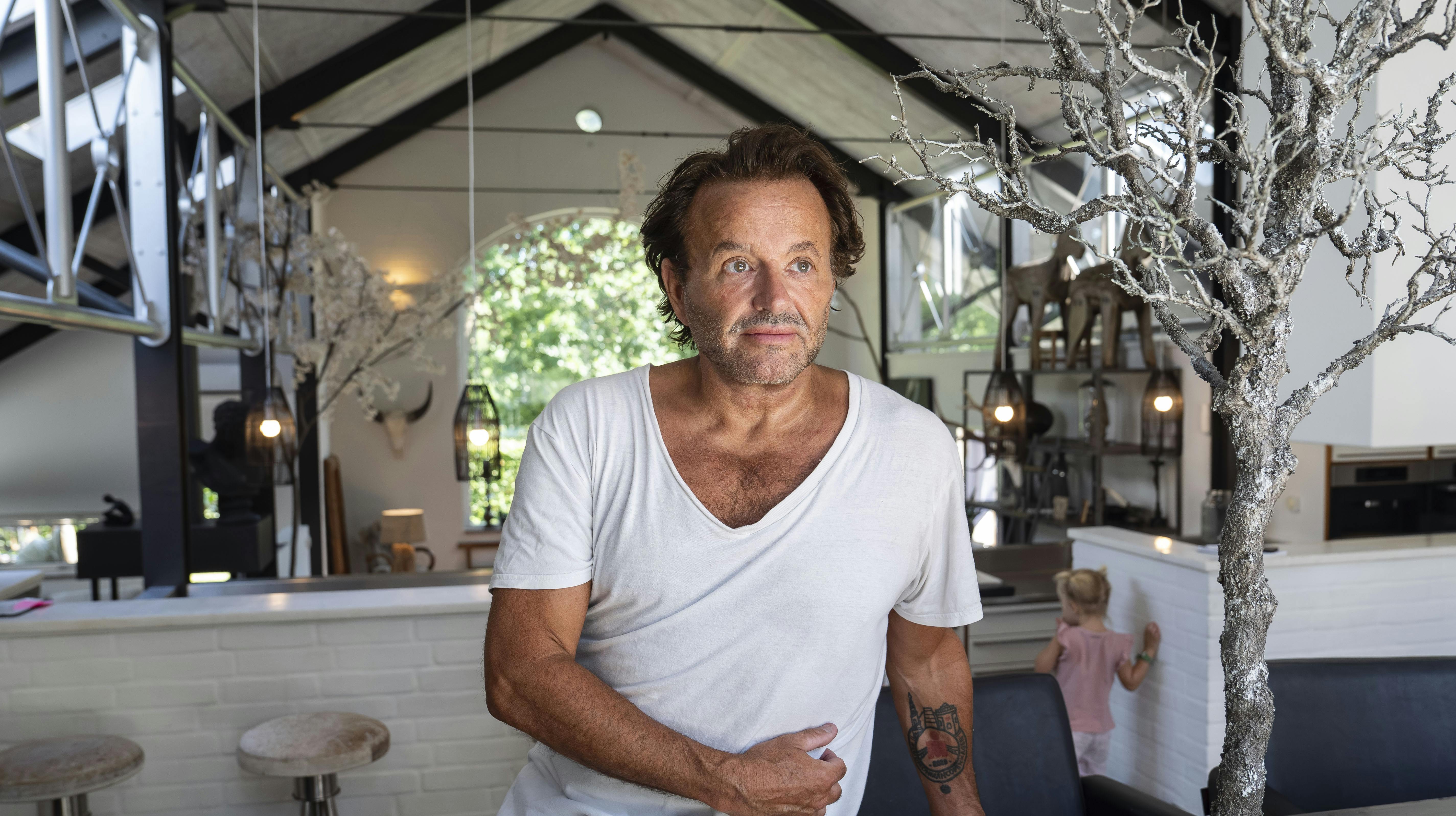OPGAVE: nterview med Dennis Knudsen i hans nye hus, sammen med børnene Lukas, Noah og AuraSTED: Frydenlund Park 7, VedbækDATO: 20250801JOURNALIST: Sara NørgaardFOTOGRAF: Hanne Juul